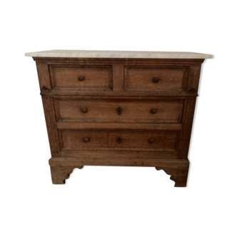 Oak chest of drawers