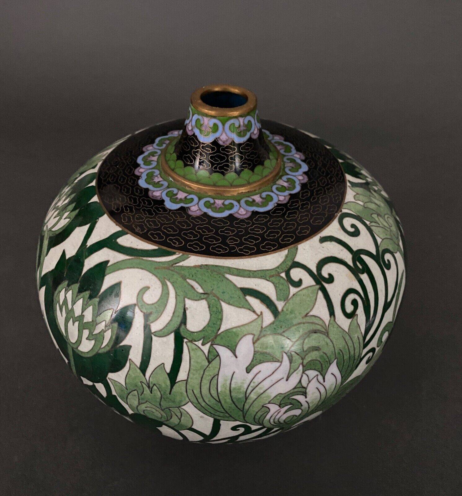 Ball-shaped cloisonné vase by Jingfa China 20th floral decor