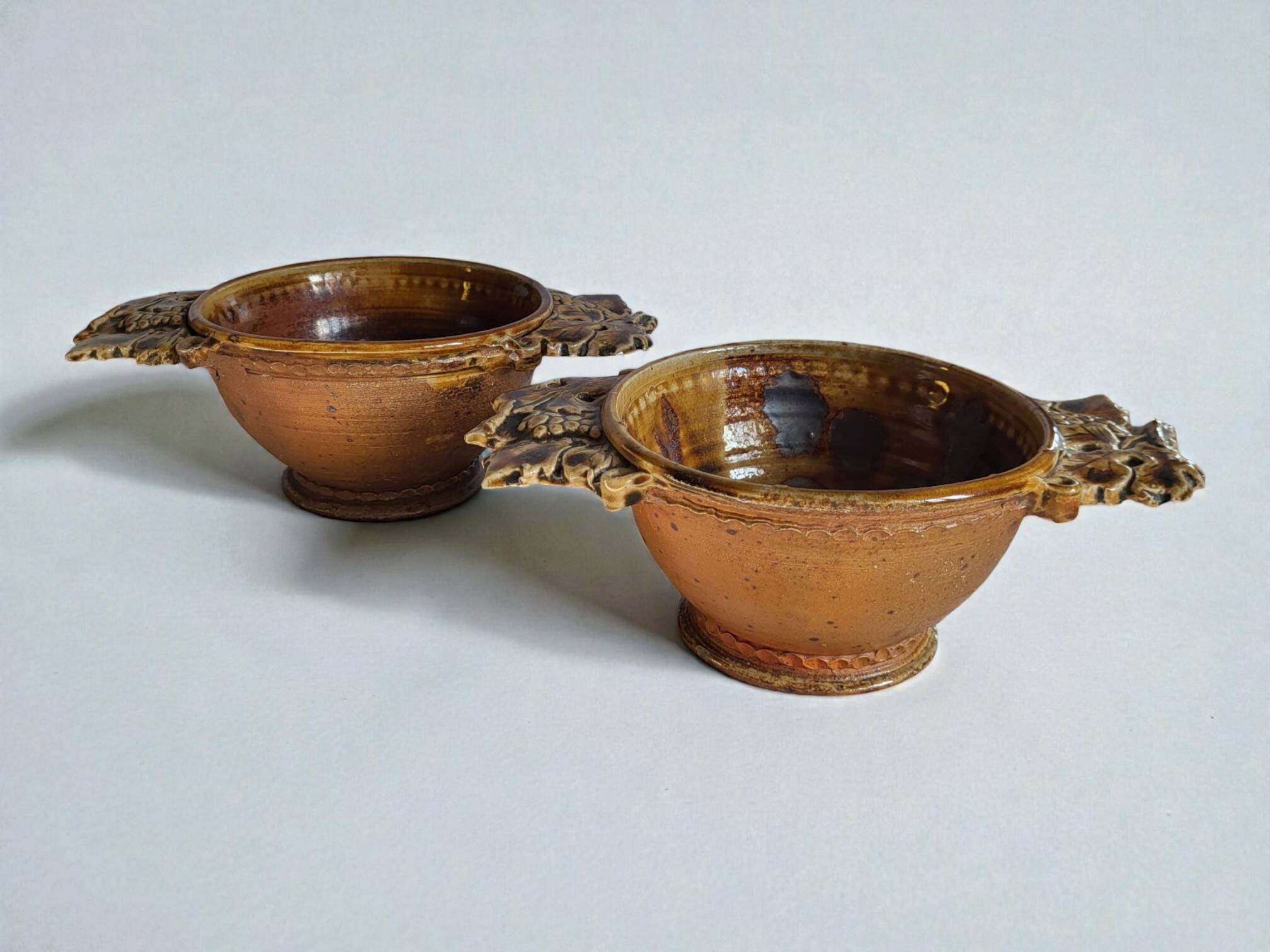 2 stoneware bowls
