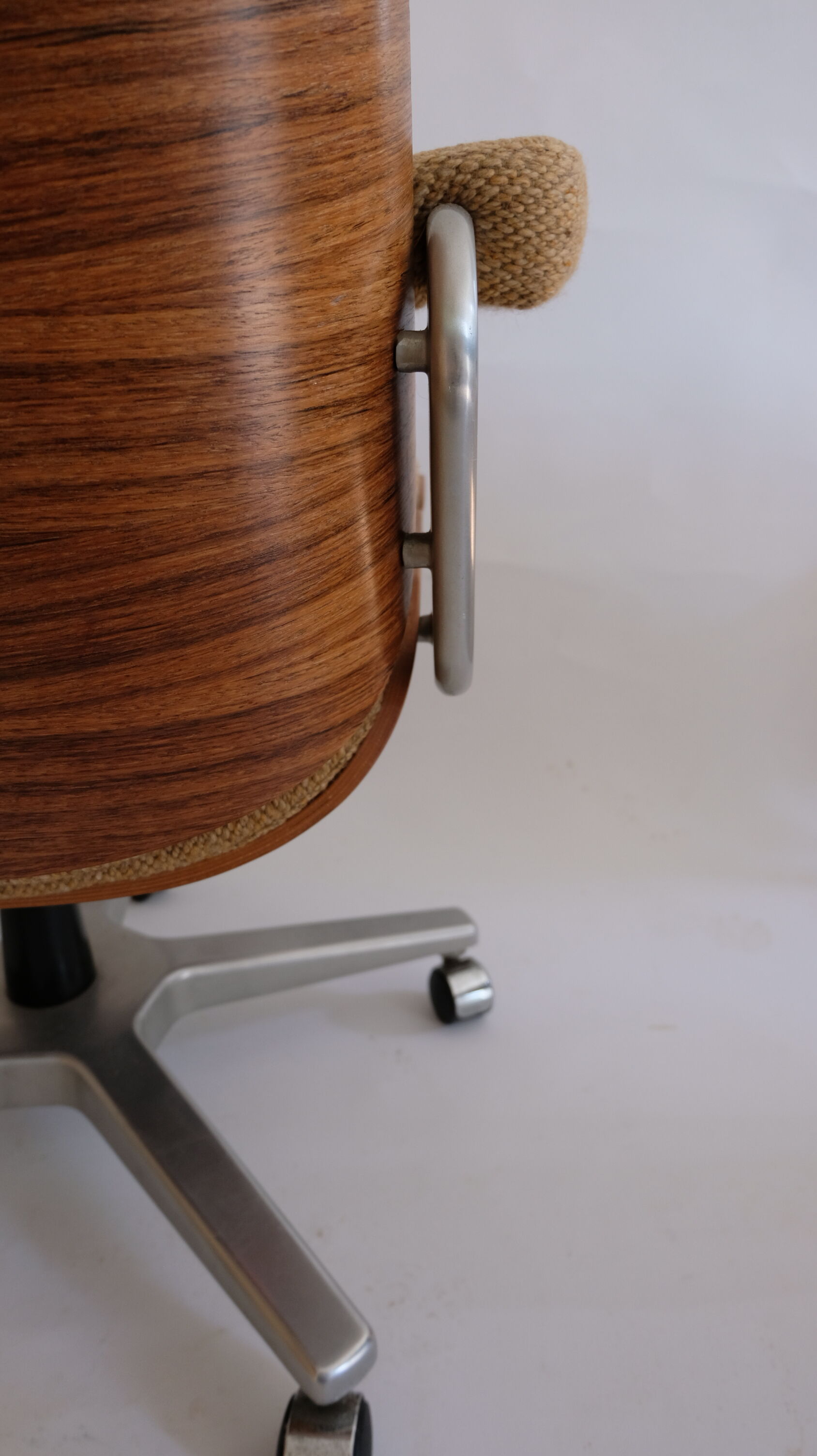 Giroflex office chair