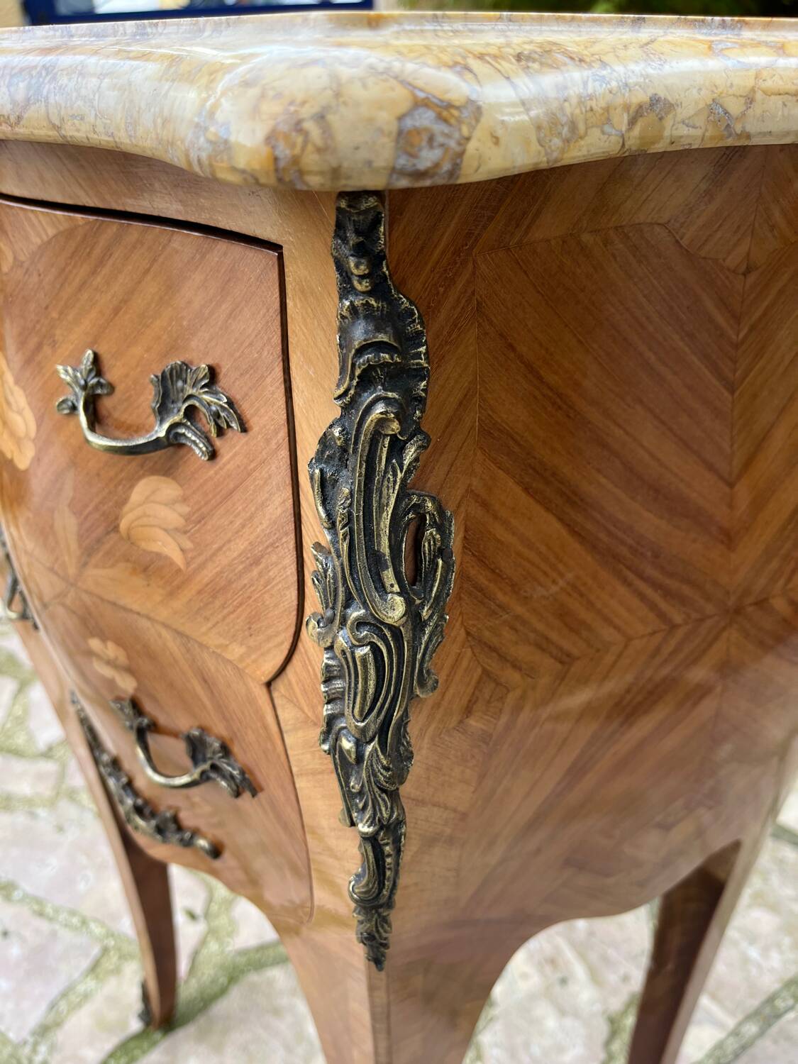 Paire de chevets de style Louis XV