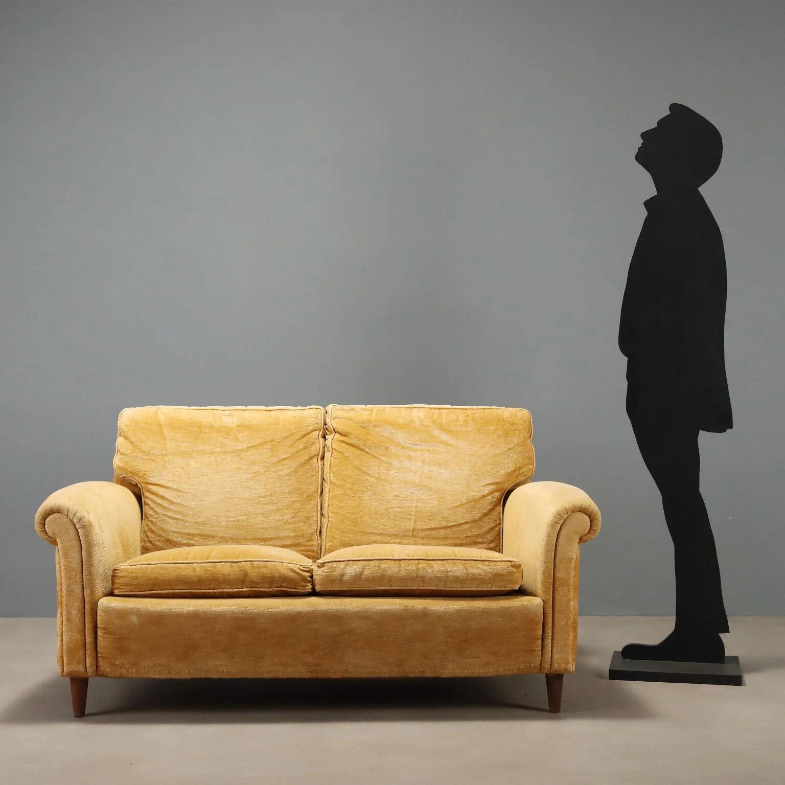 Two-seater velvet sofa from the 1950s to be restored.