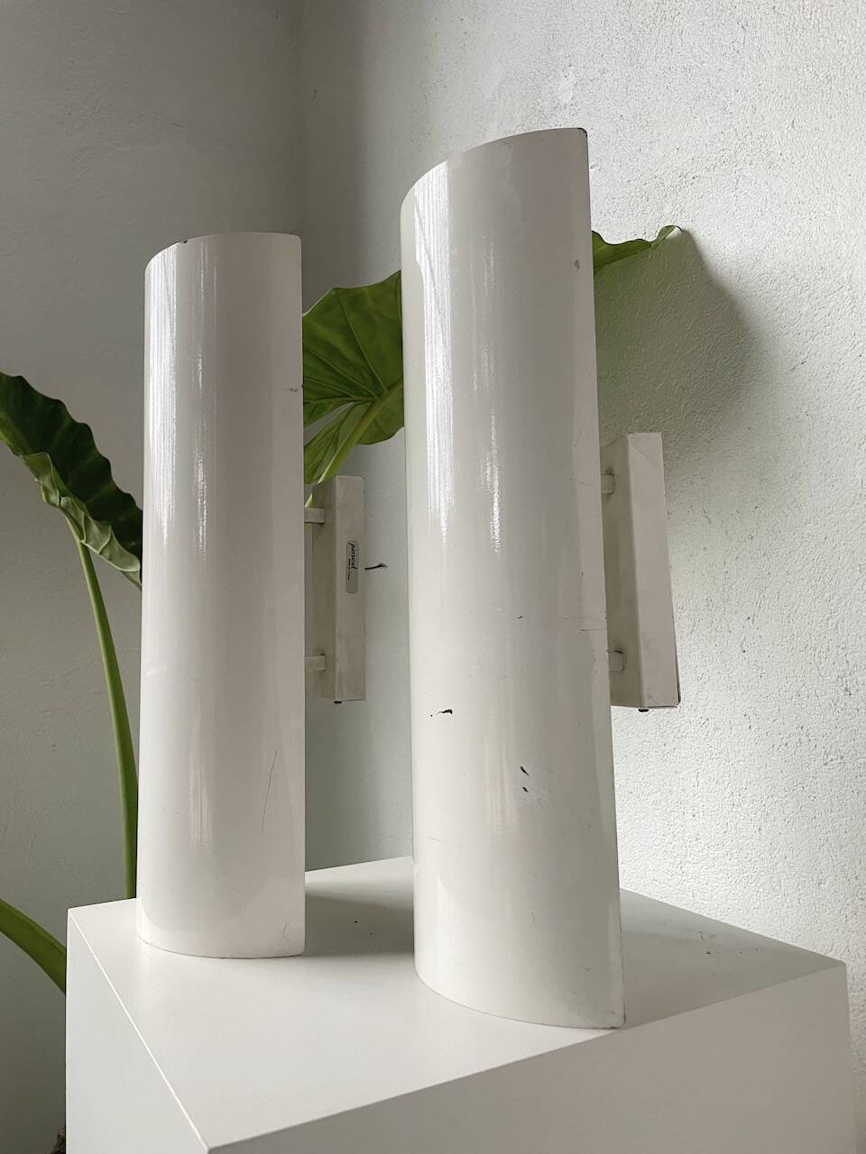 Pair of Parscot wall lights in white lacquered metal from the 80s