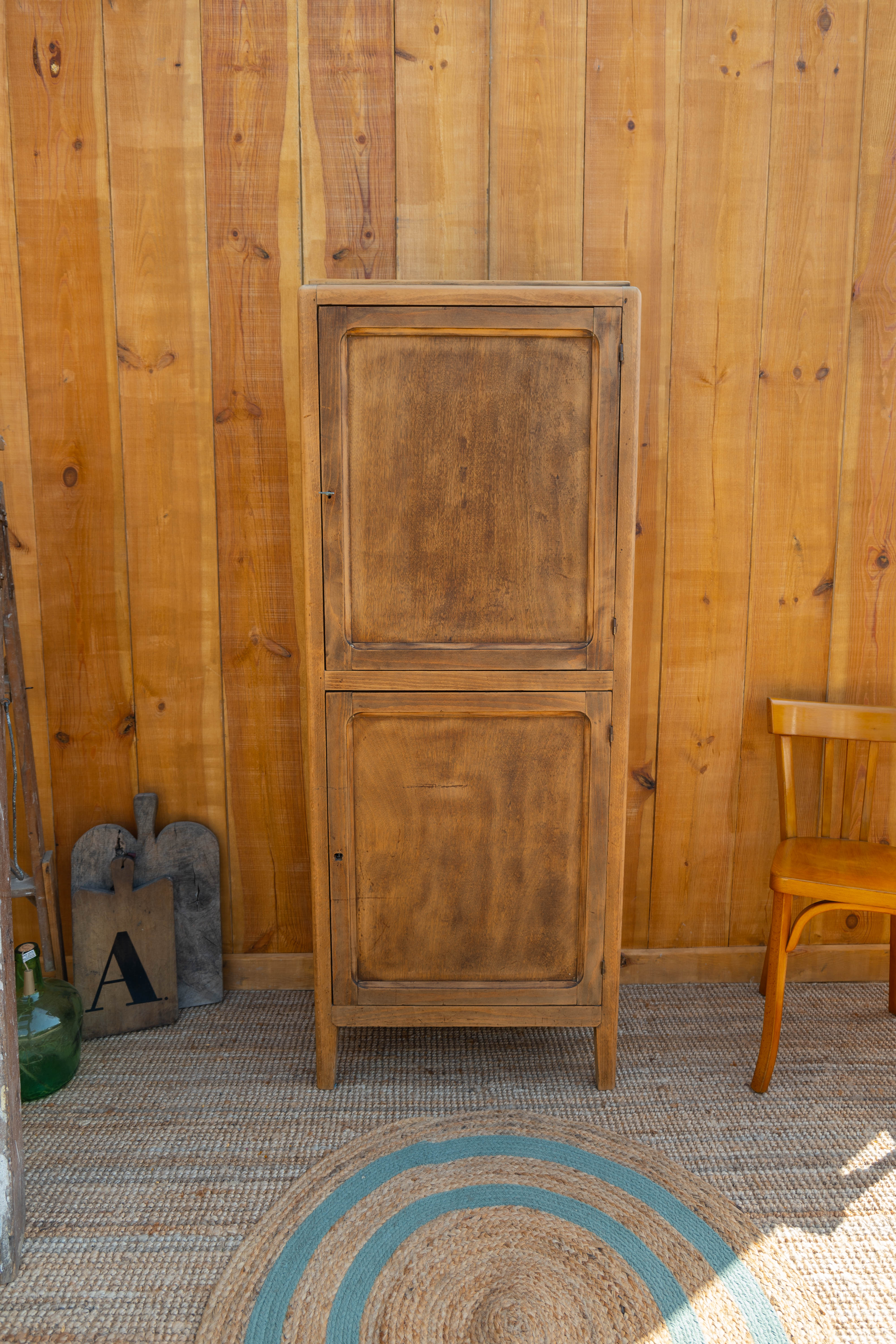 Armoire parisienne