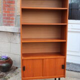 Vintage shelf window