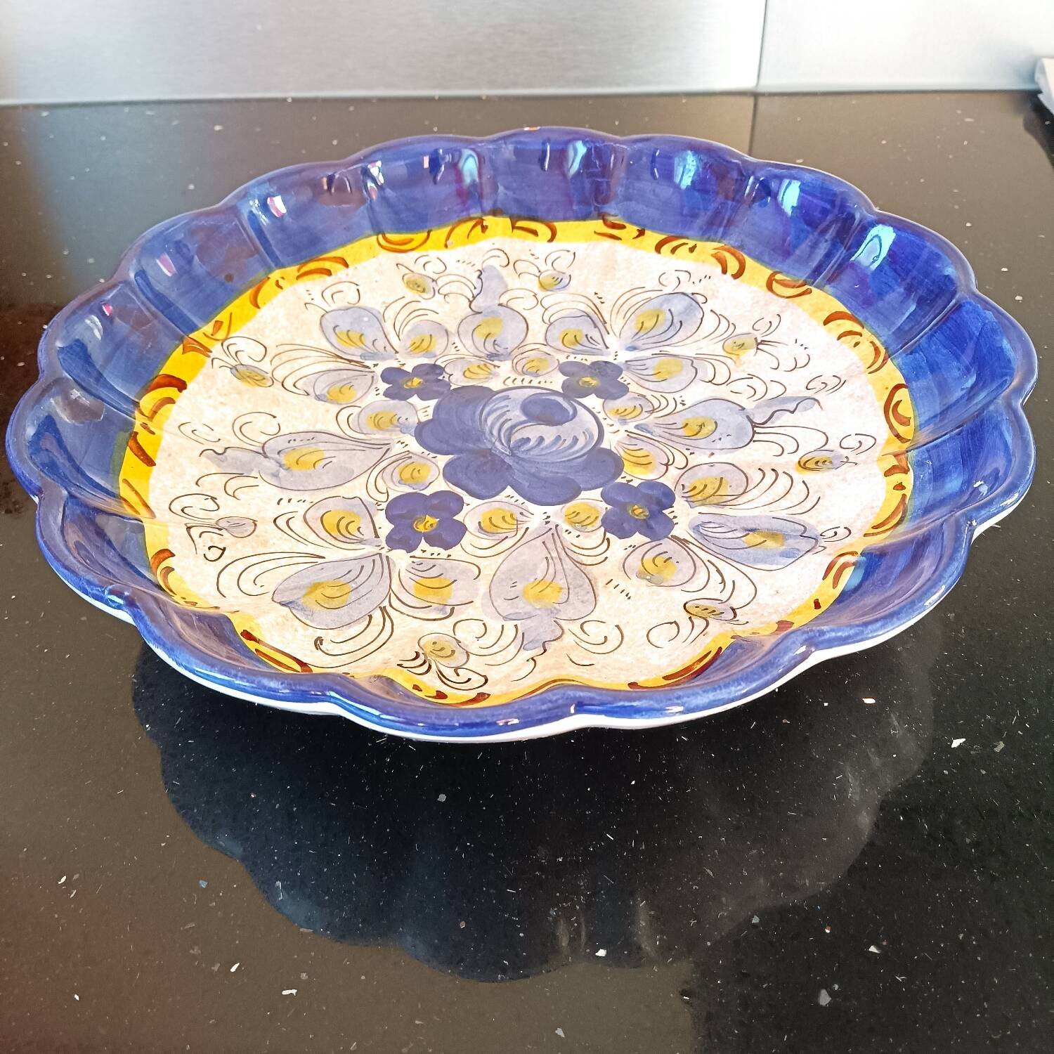 Bowl, decorative plate