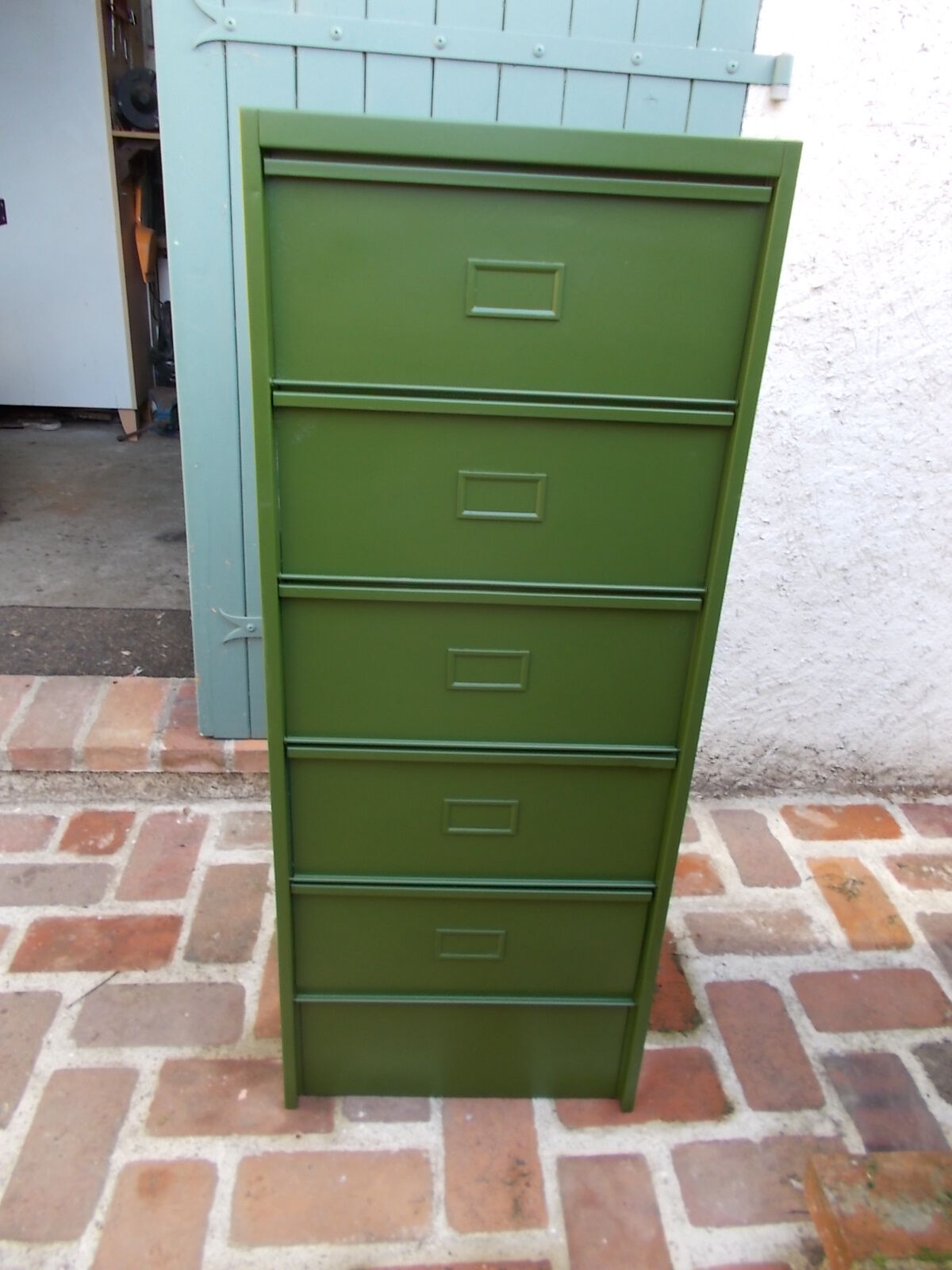 Valve steel furniture