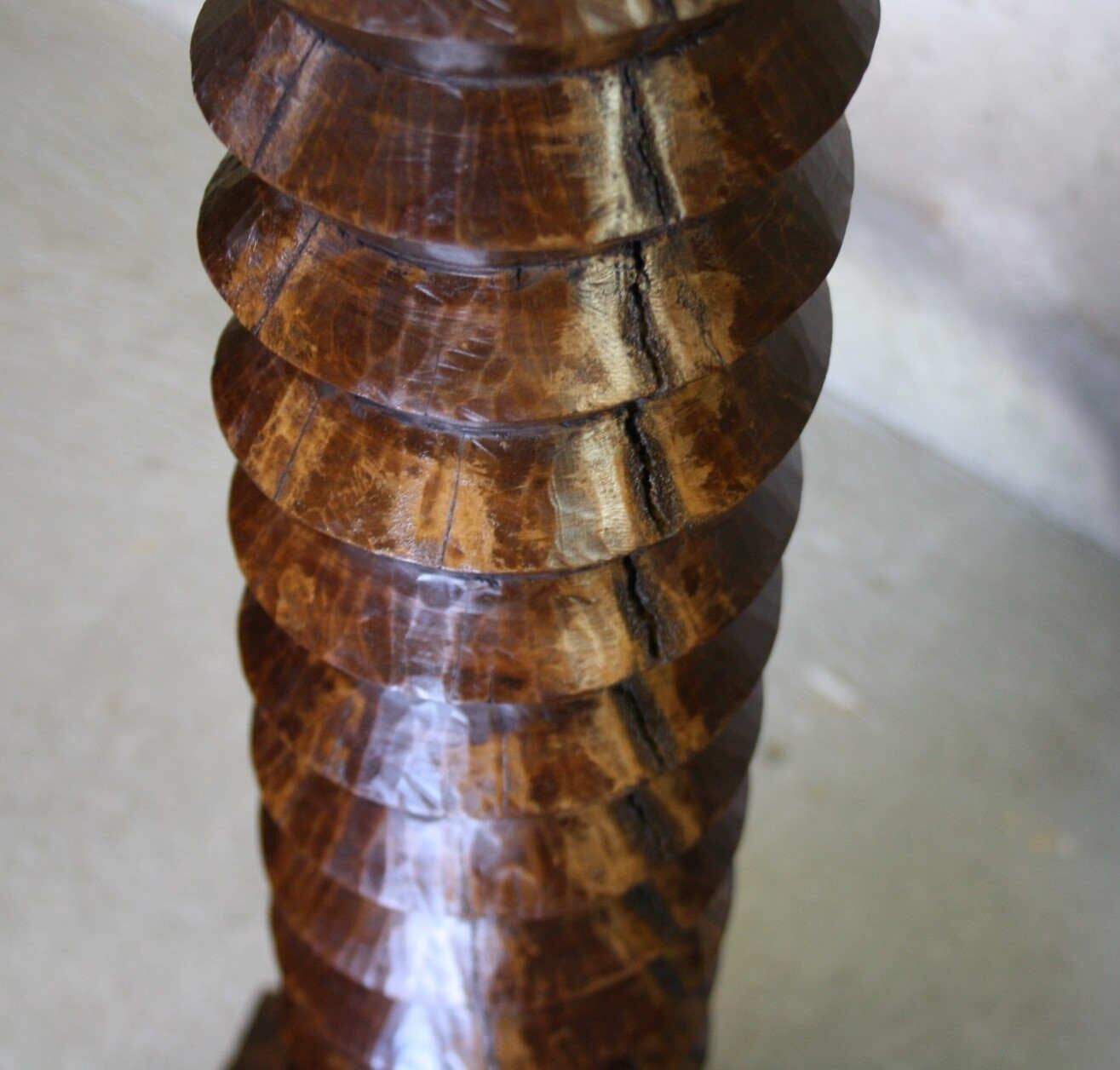 Fifth wheel press screw