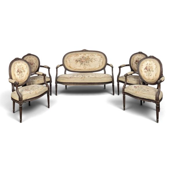 Salon Louis XVI en tapisserie d'Aubusson canapé deux fauteuils deux chaises