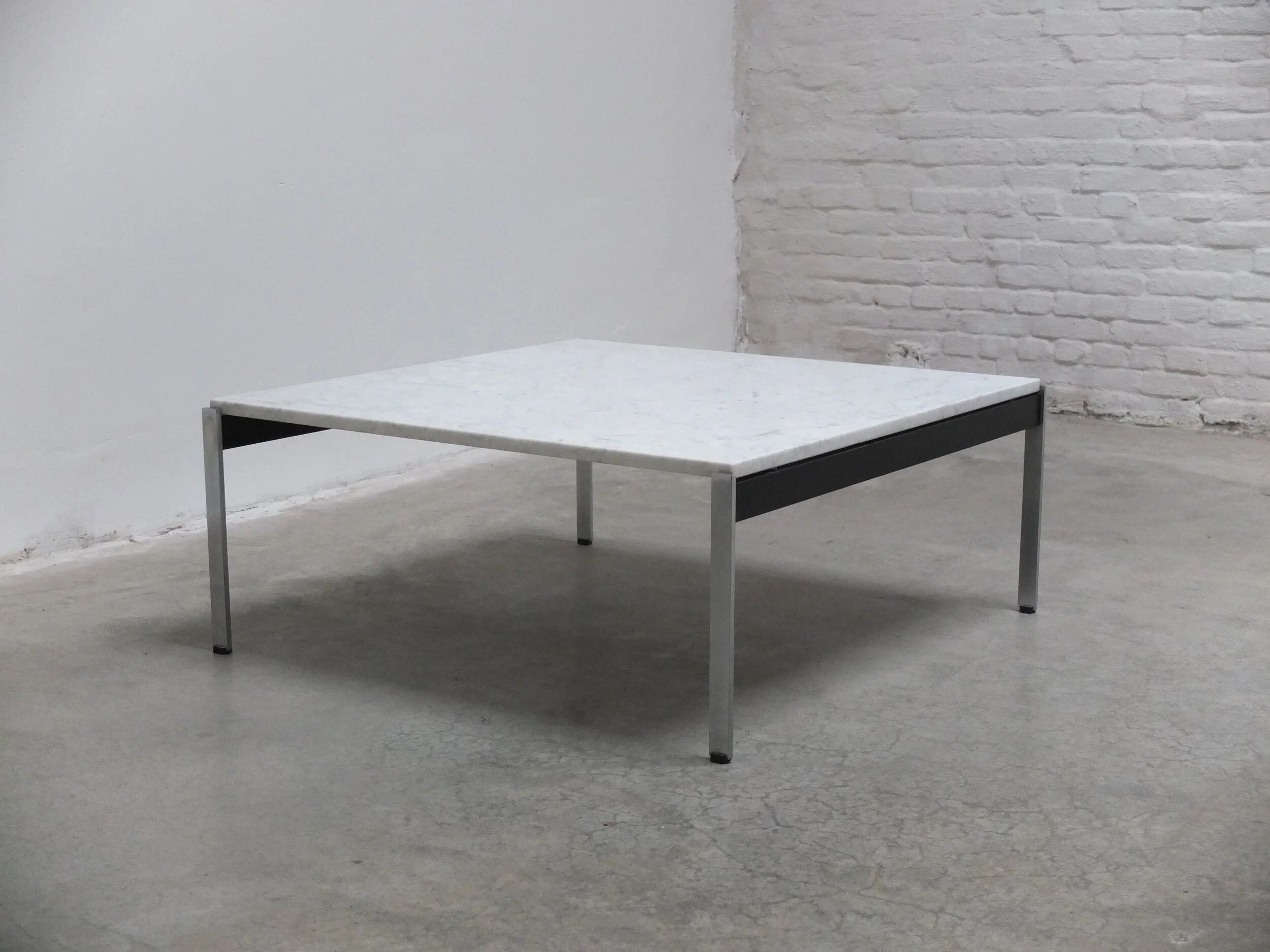 Table basse en marbre '020 Series' par Kho Liang Ie pour Artifort, 1958