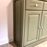 Wooden chest of drawers