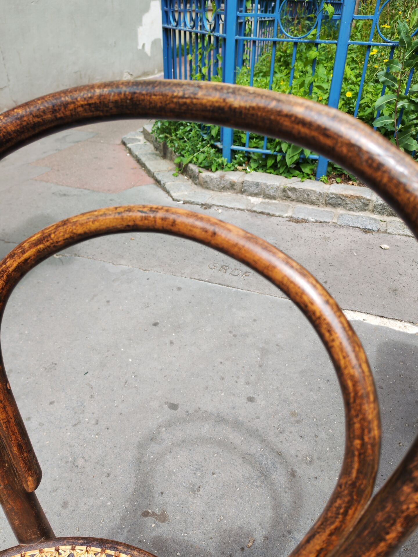 Chaise bistrot ancienne en bois courbé modèle18  Thonet