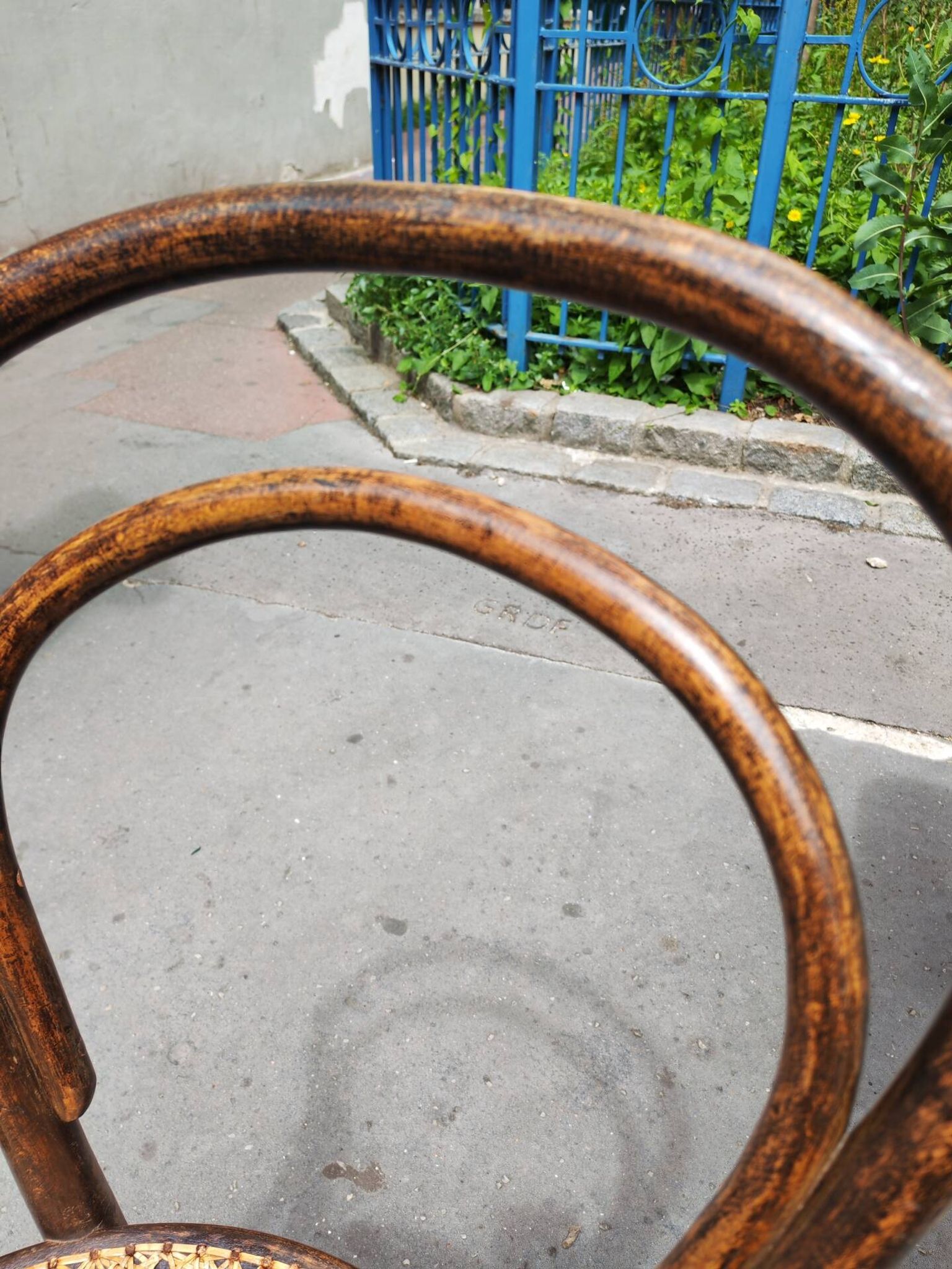 Antique bentwood bistro chair model 18 Thonet