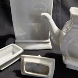 Complete Paris white porcelain teapot