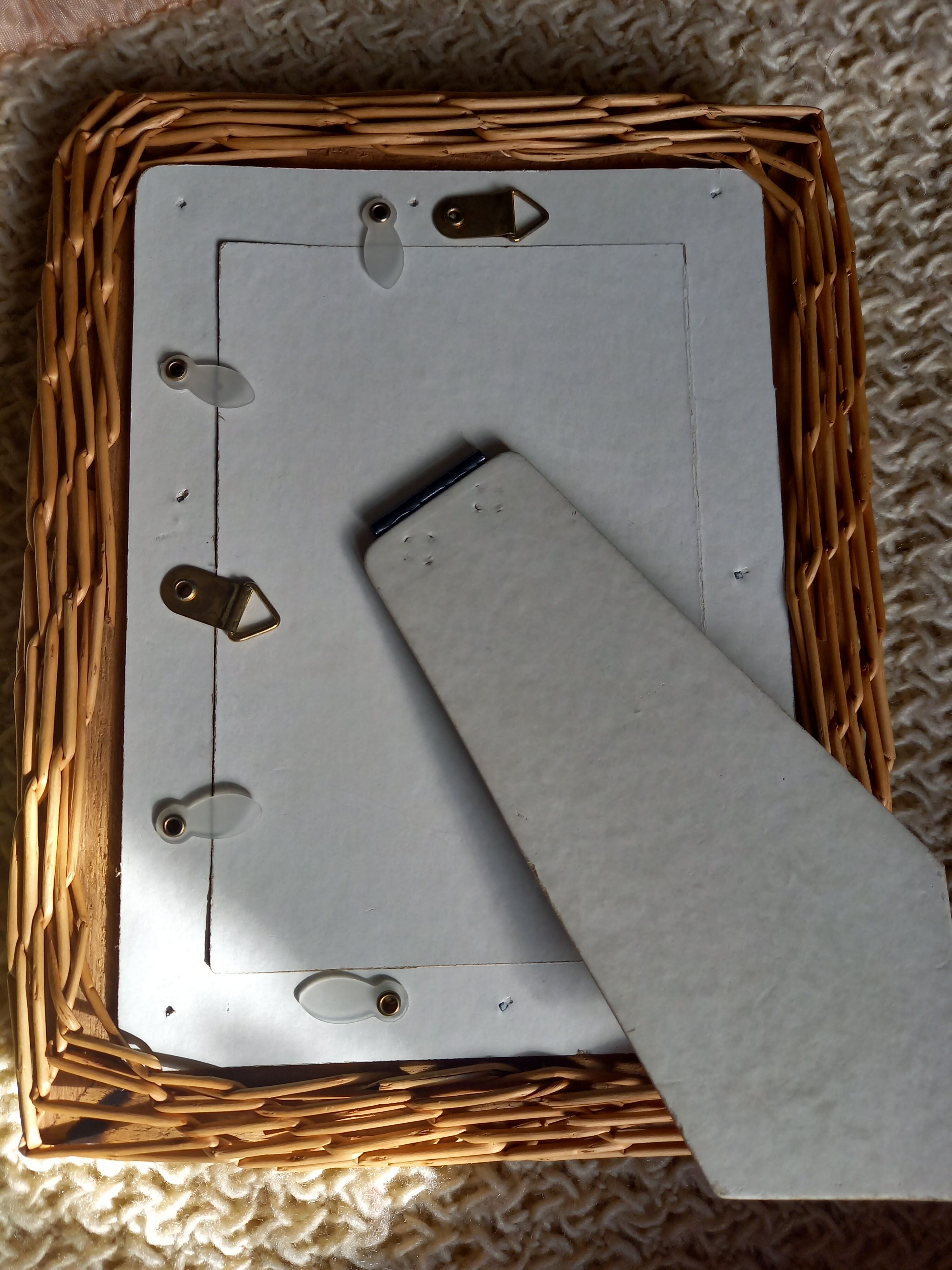 Braided wicker photo frame