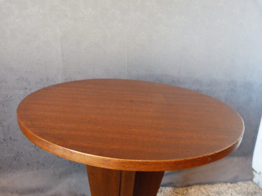 Art deco side table