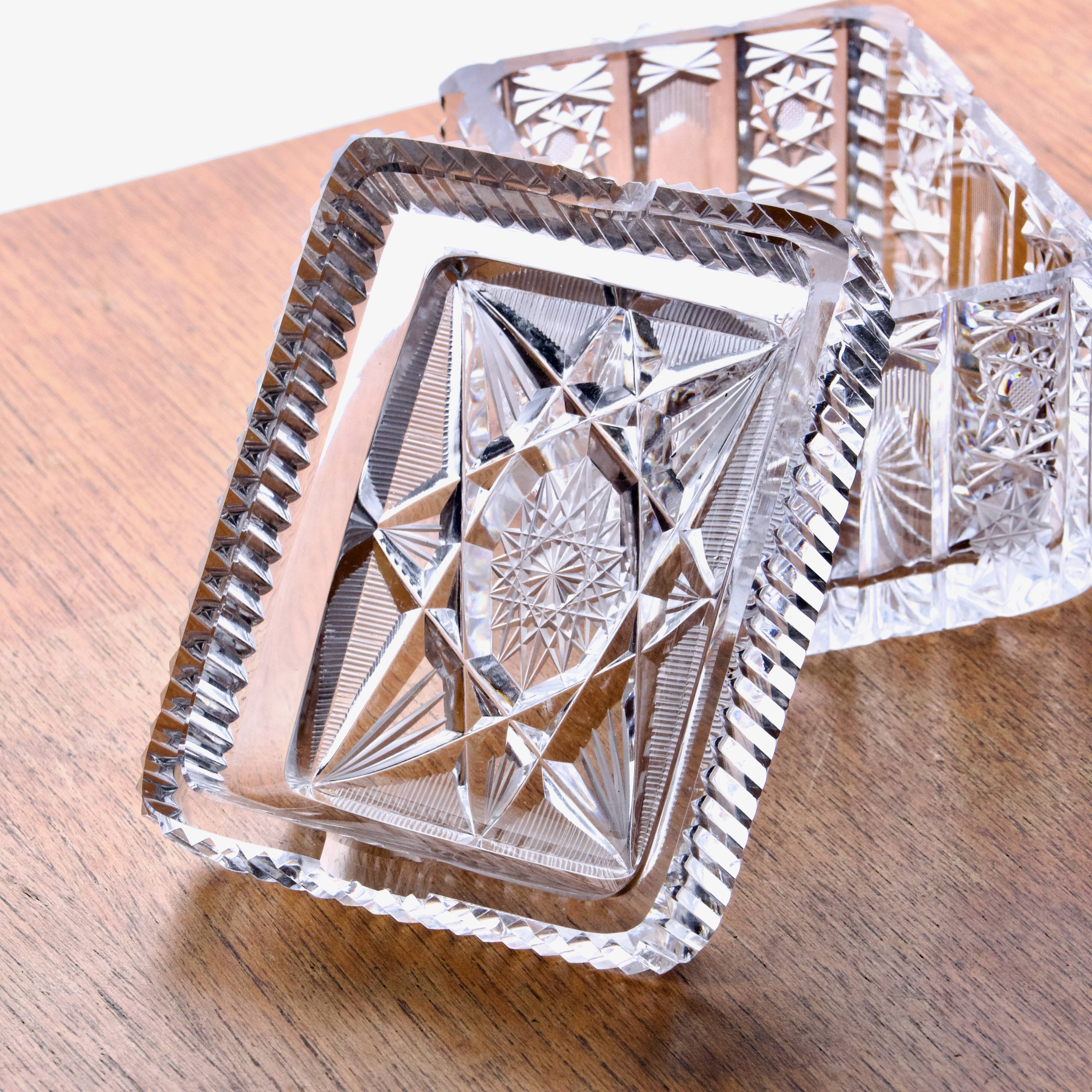 Antique 19th-century crystal snuffbox