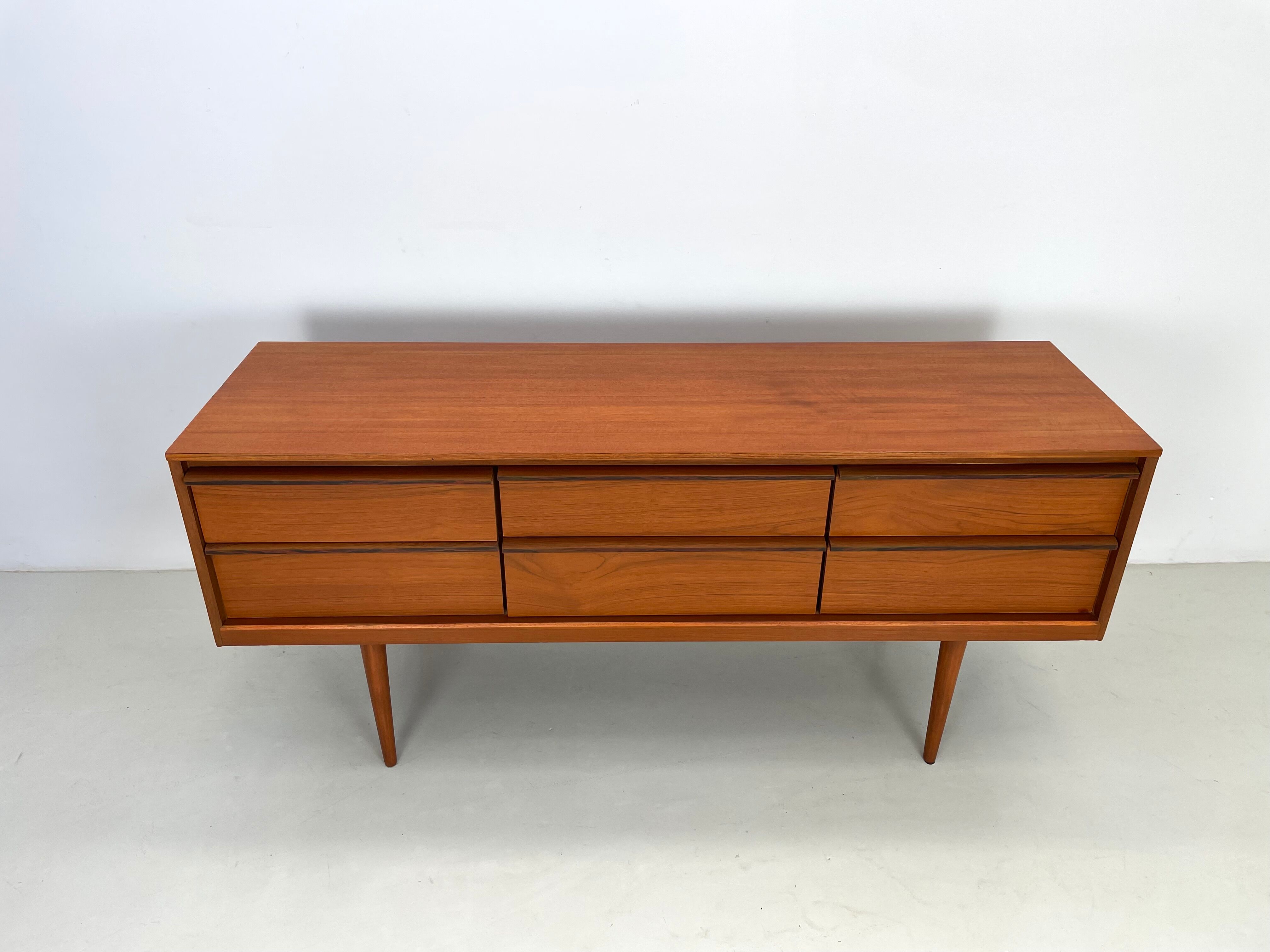 Vintage Austinsuite sideboard 1960's