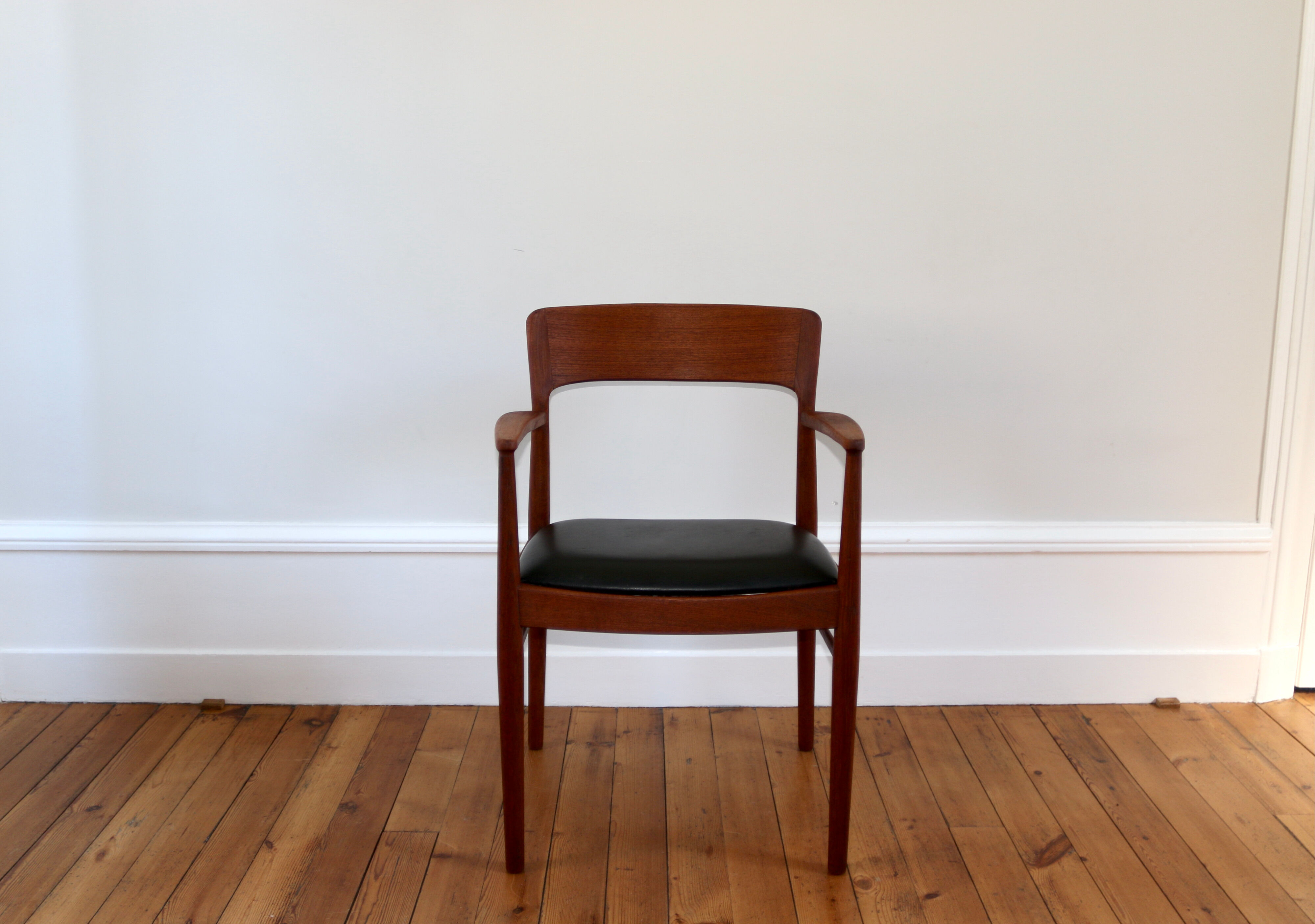 Scandinavian chair in Teak Henning Kjaernulf 1960