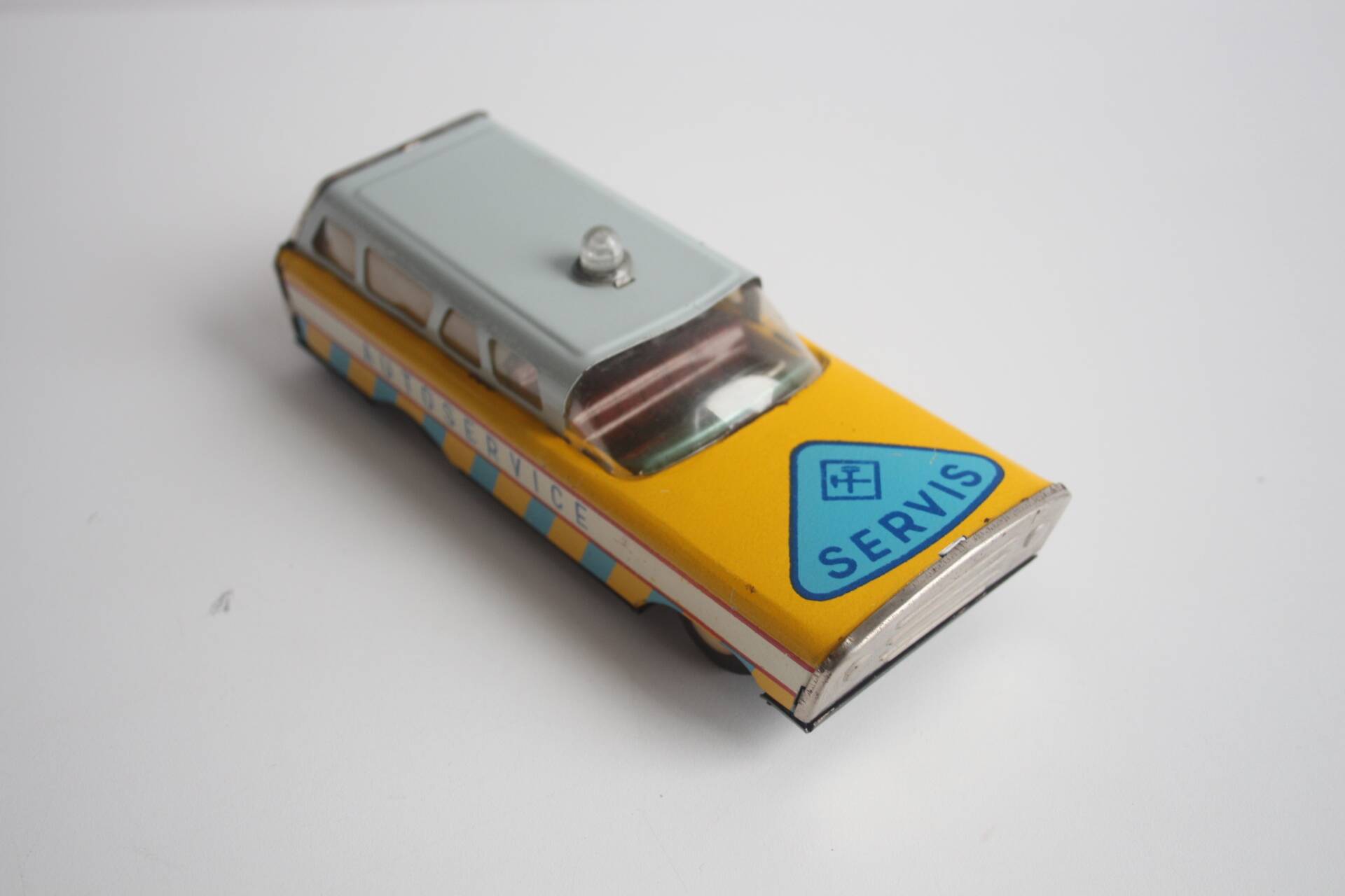 Petite voiture en tôle, Tchécoslovaquie, années 1960