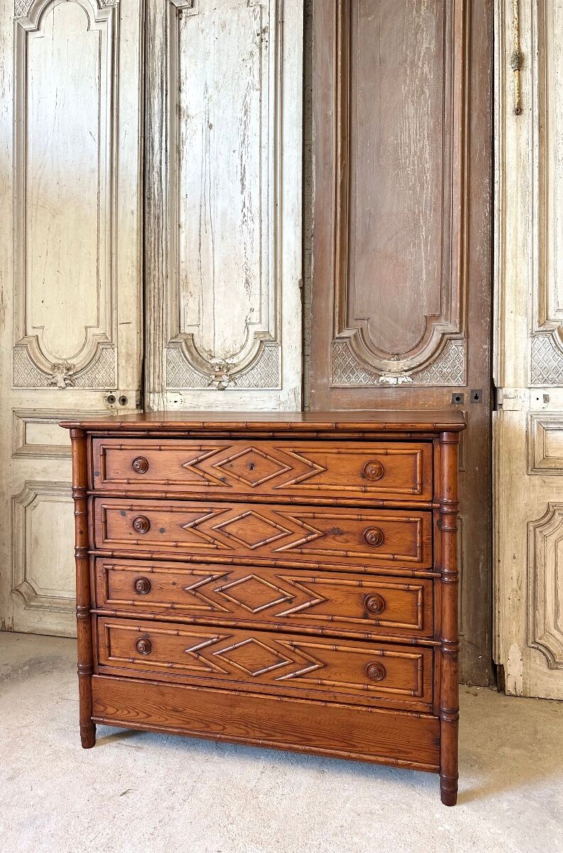 Commode style bambou en sapin époque 1900