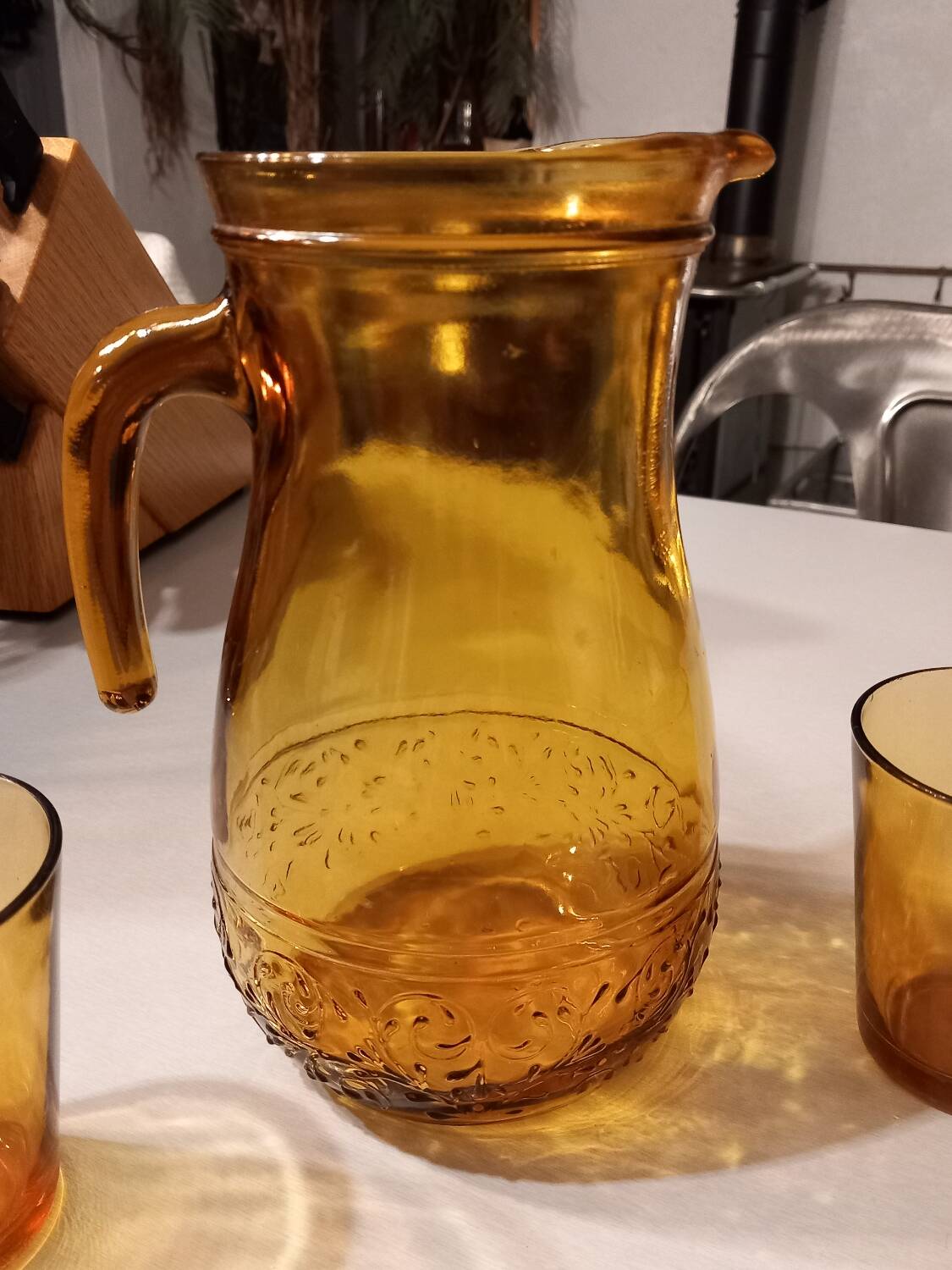 Italian pitcher service and 6 amber glasses