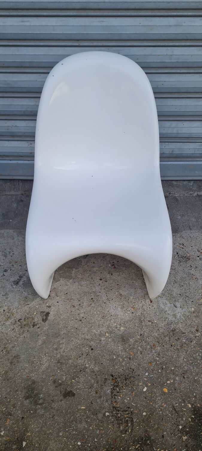Fiberglass chair from the 70s