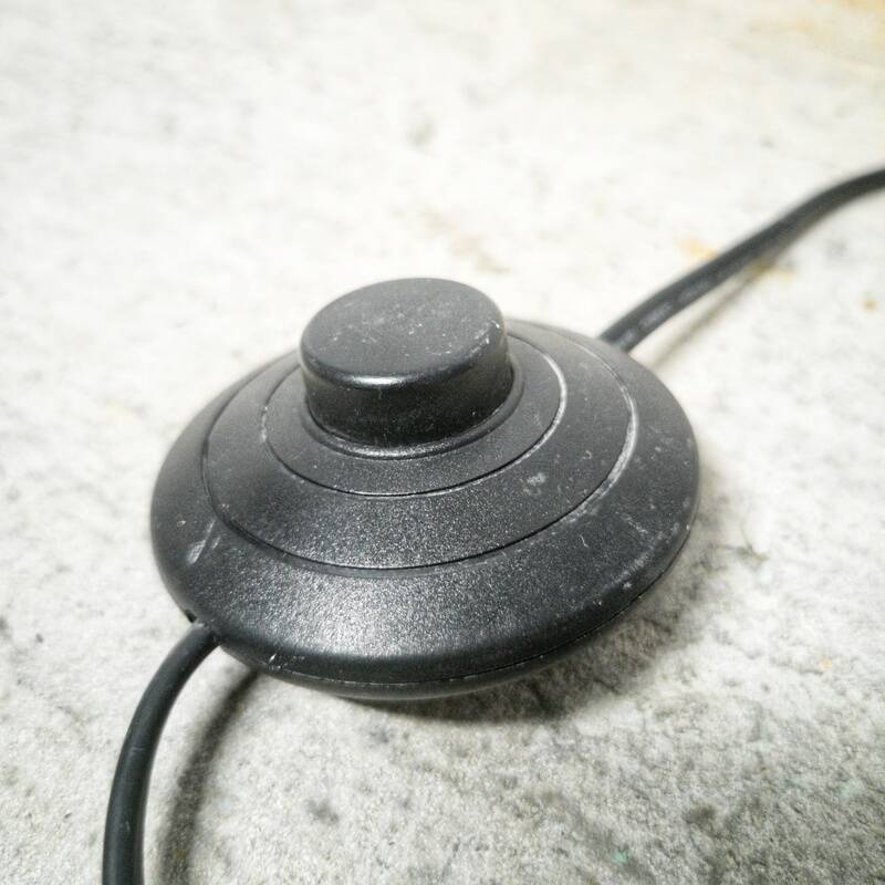 “Eye ball” floor lamp with tulip base