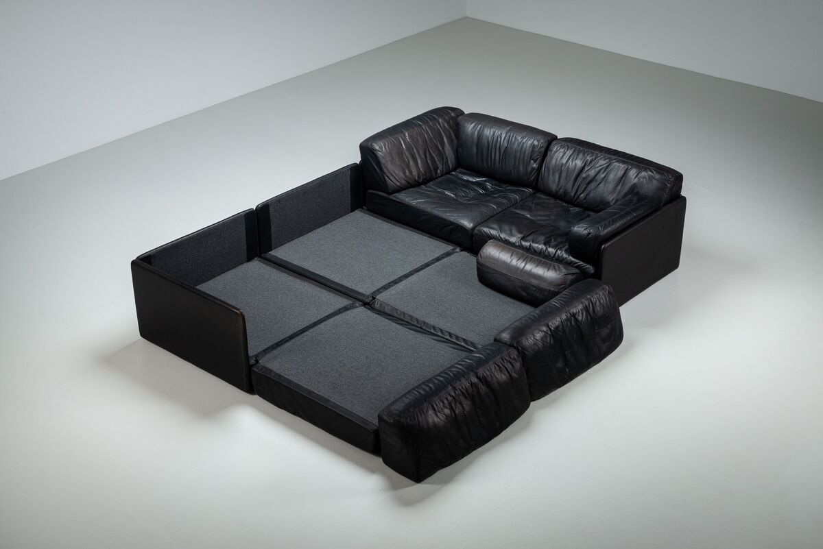 Canapé modulaire De Sede modèle DS76 en cuir noir, Suisse, 1970.