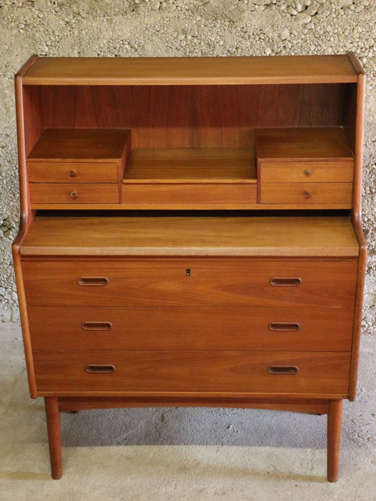 Scandinavian writing desk of Arne Wahl Iversen for Vinde Møbelfabrik 1960
