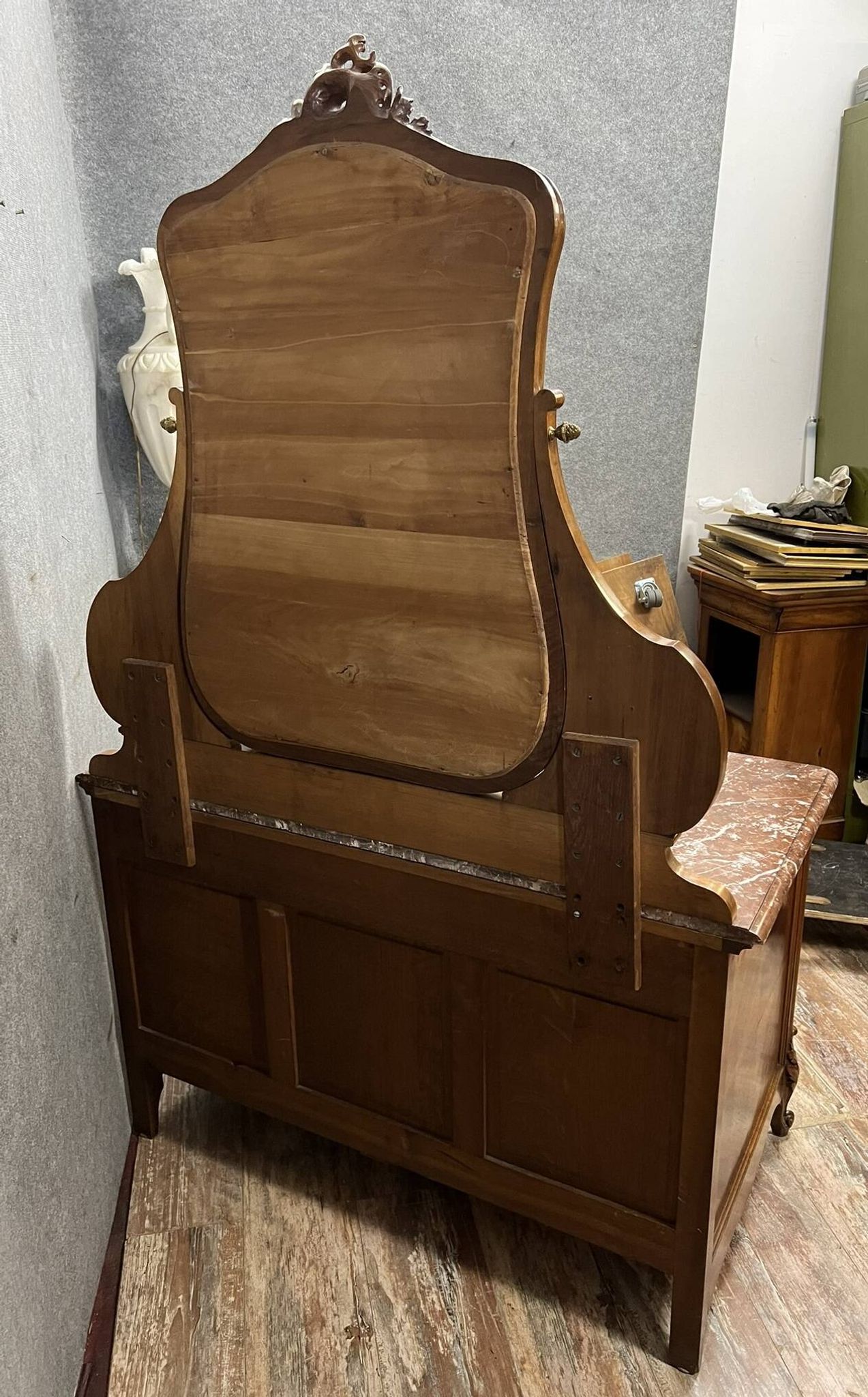 Superb Louis XV style chest of drawers with psyche doors in walnut marquetry circa 1880