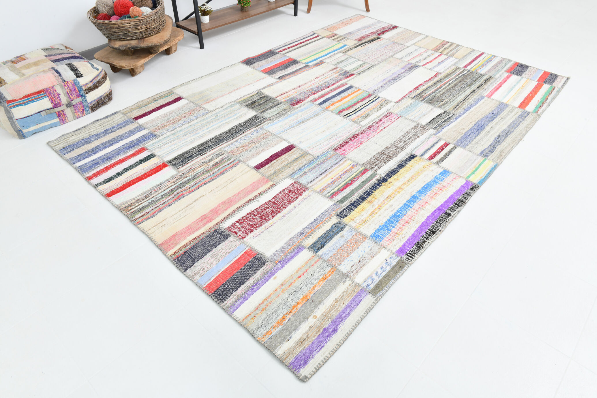 Bohemian ethnic rug 308x207cm