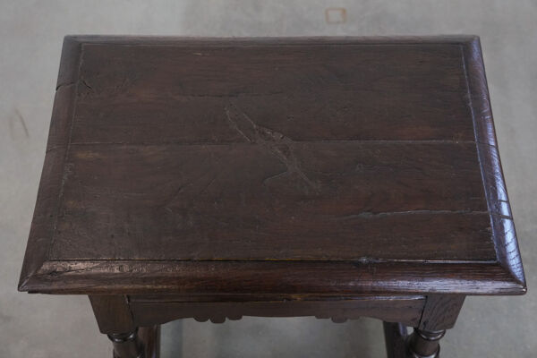 Tabouret ancien anglais en chêne massif du XVIIIe siècle