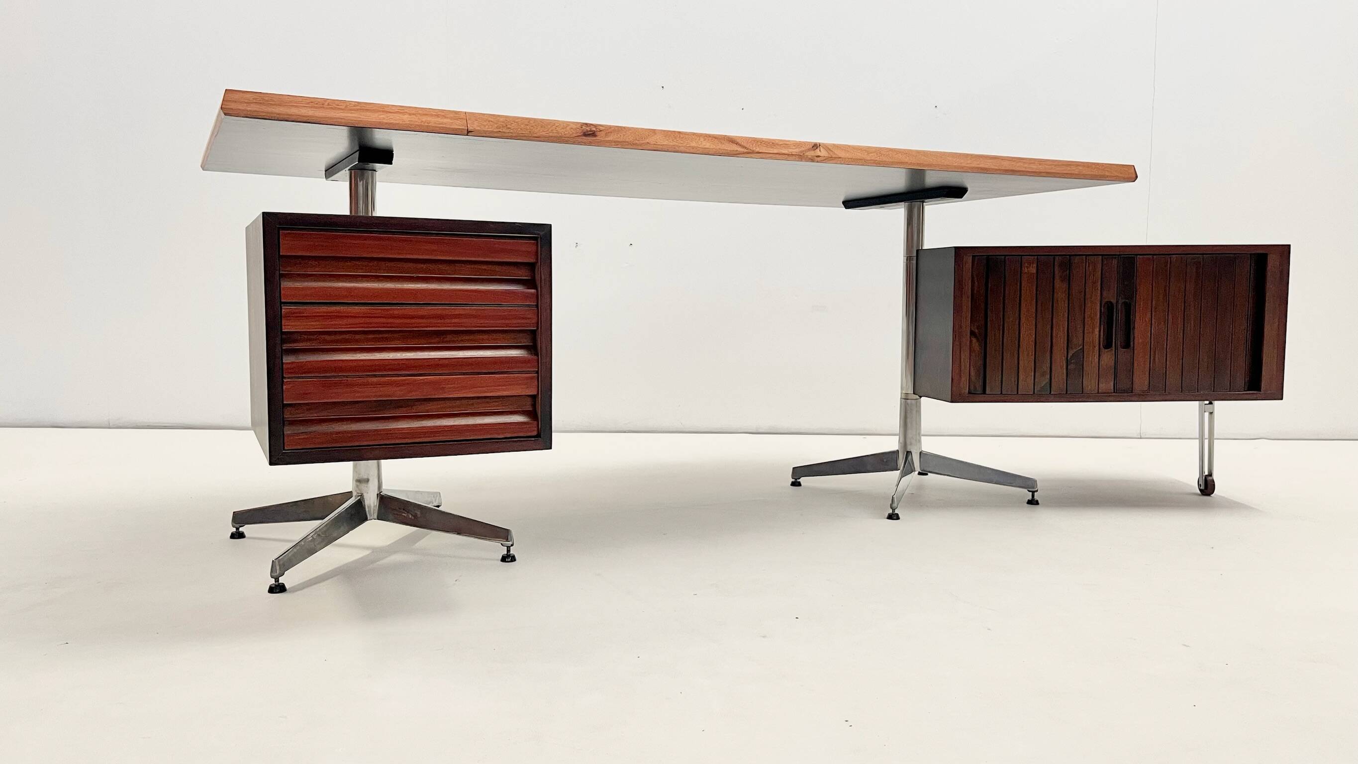 Early commissionned variant of a 'T95' Desk