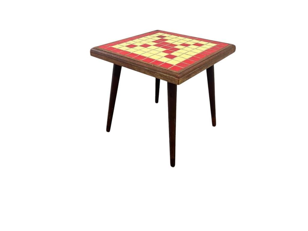 Table d'appoint vintage en bois avec plateau en céramique/carrelage