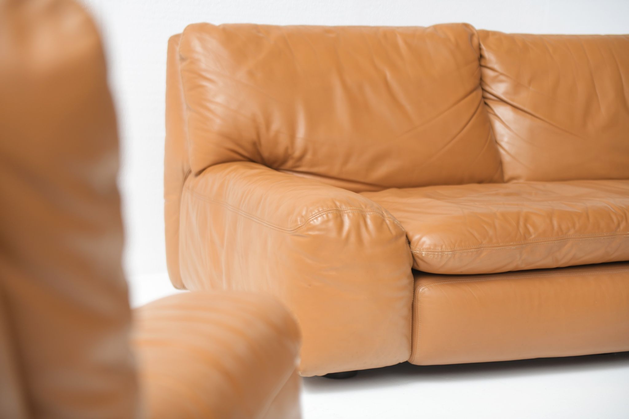 Canapés en cuir cognac Bengodi design Cini Boeri pour Arflex Italie