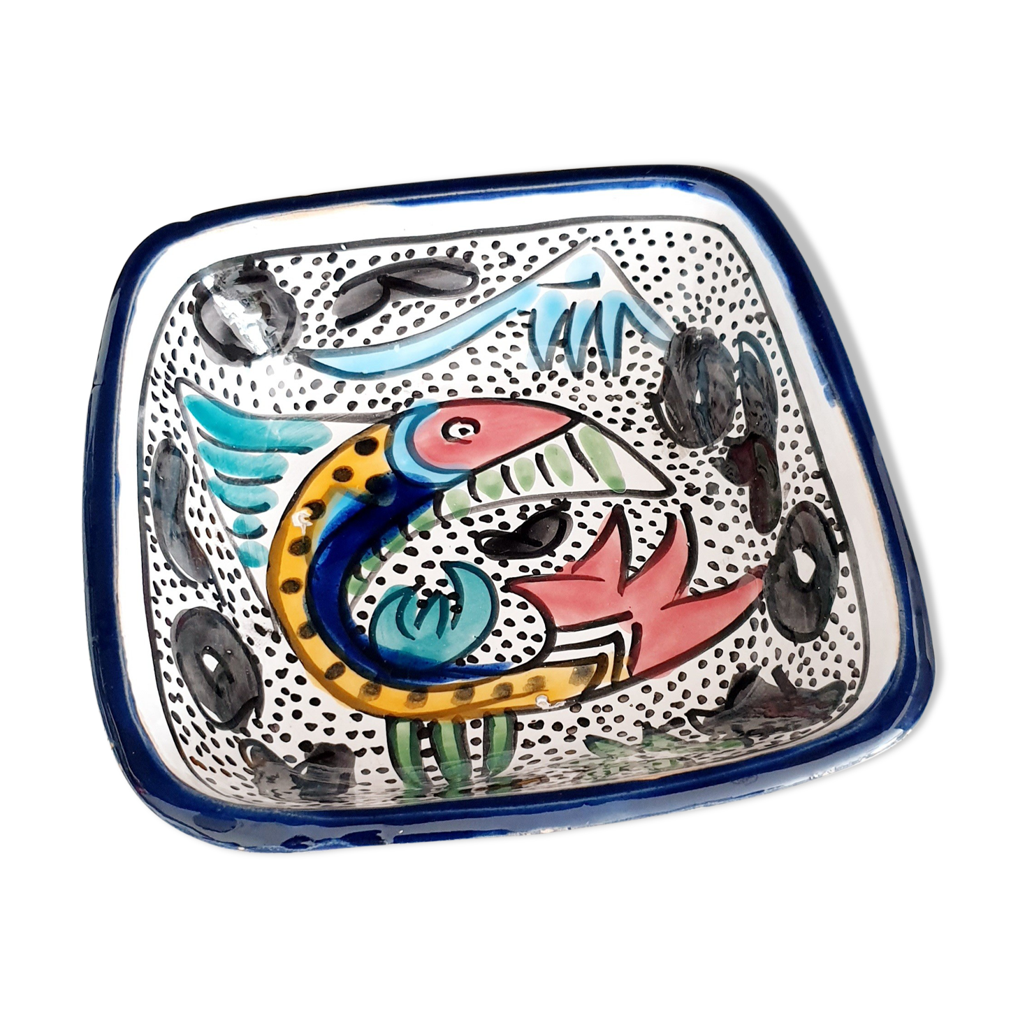 Oriental craftsmanship: empty pocket cup delight aperitif