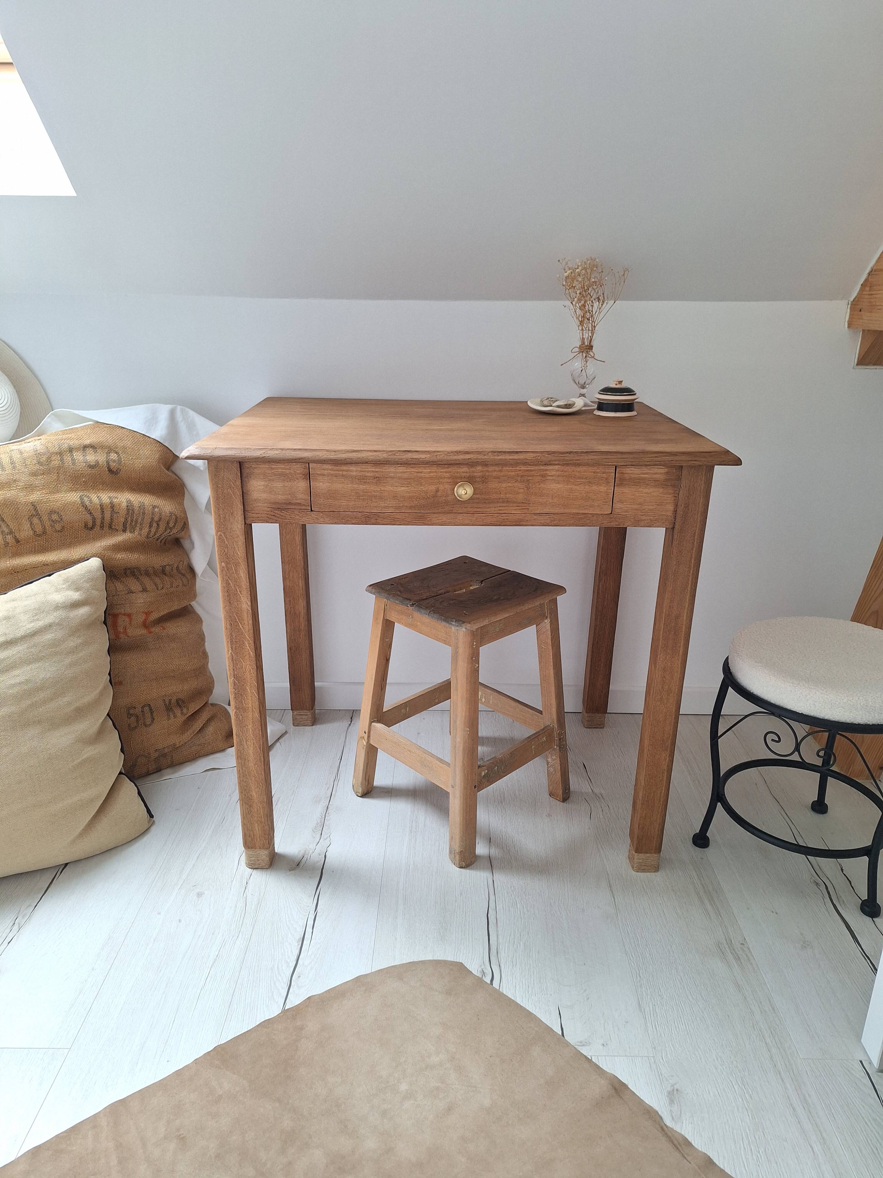 Country-style oak farmhouse desk/console/side table