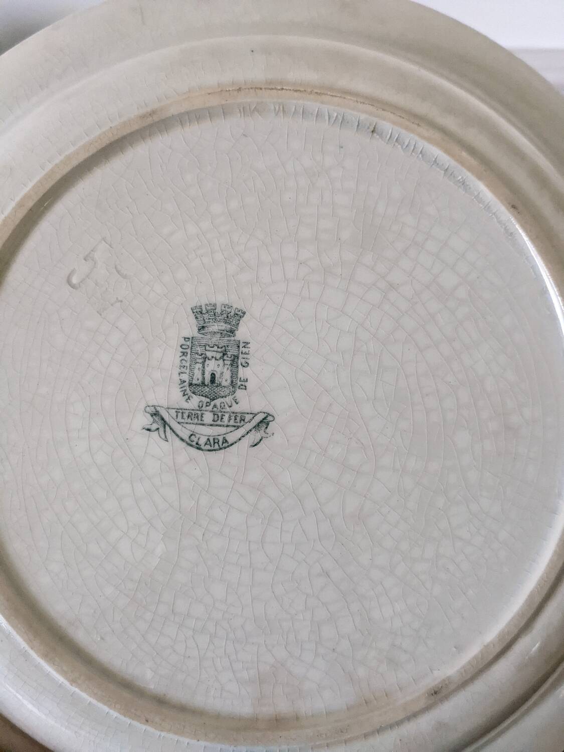 Iron earth dish, Gien, Clara