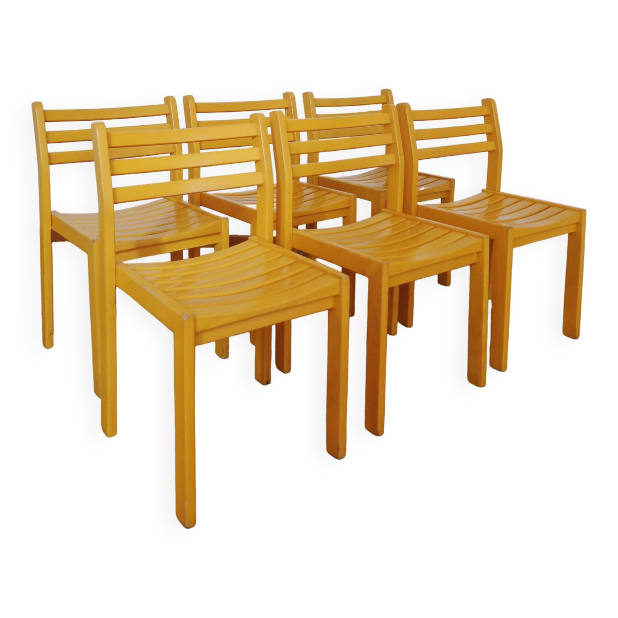 6 stackable wooden chairs