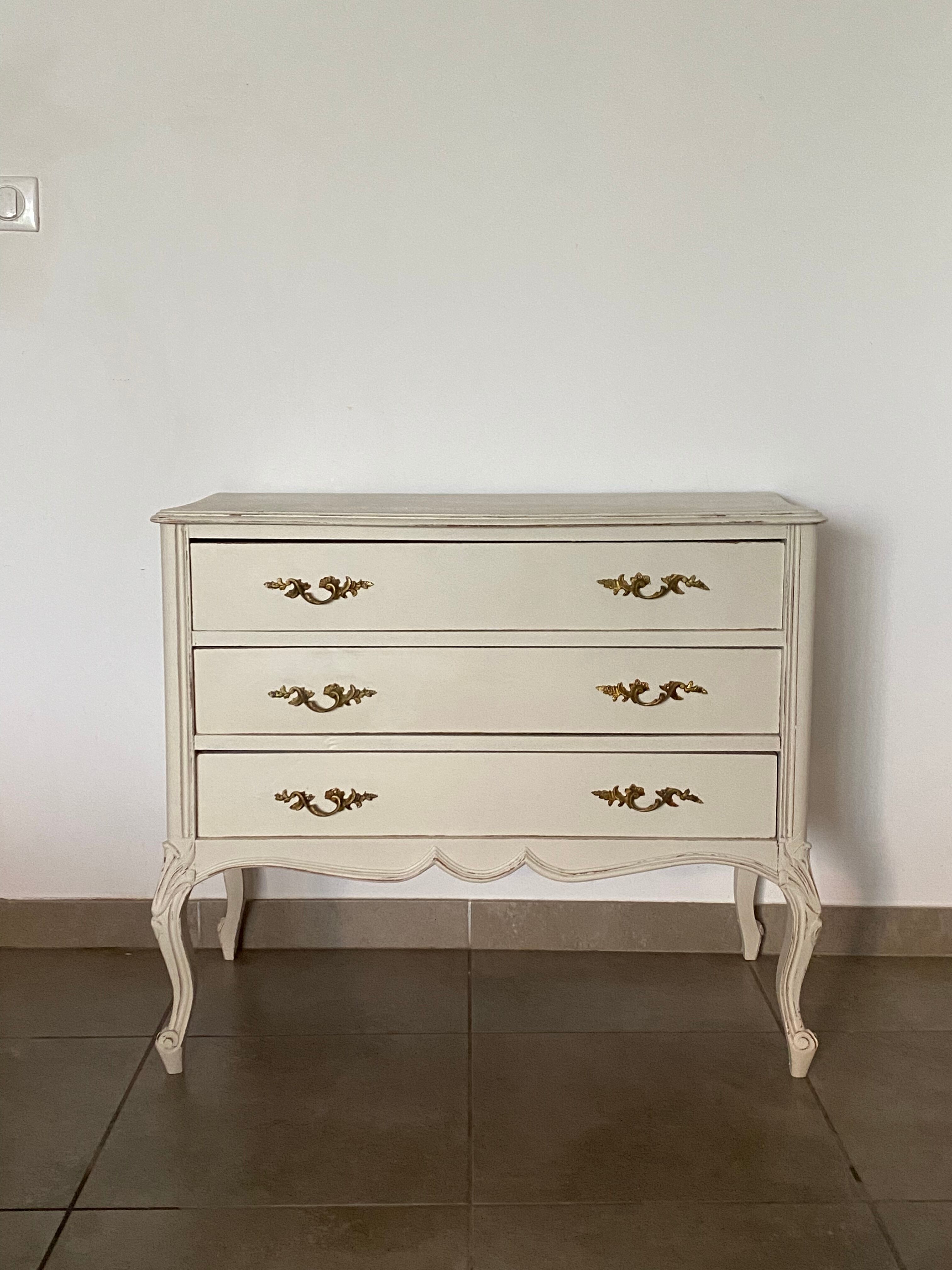 Louis XV style chest of drawers