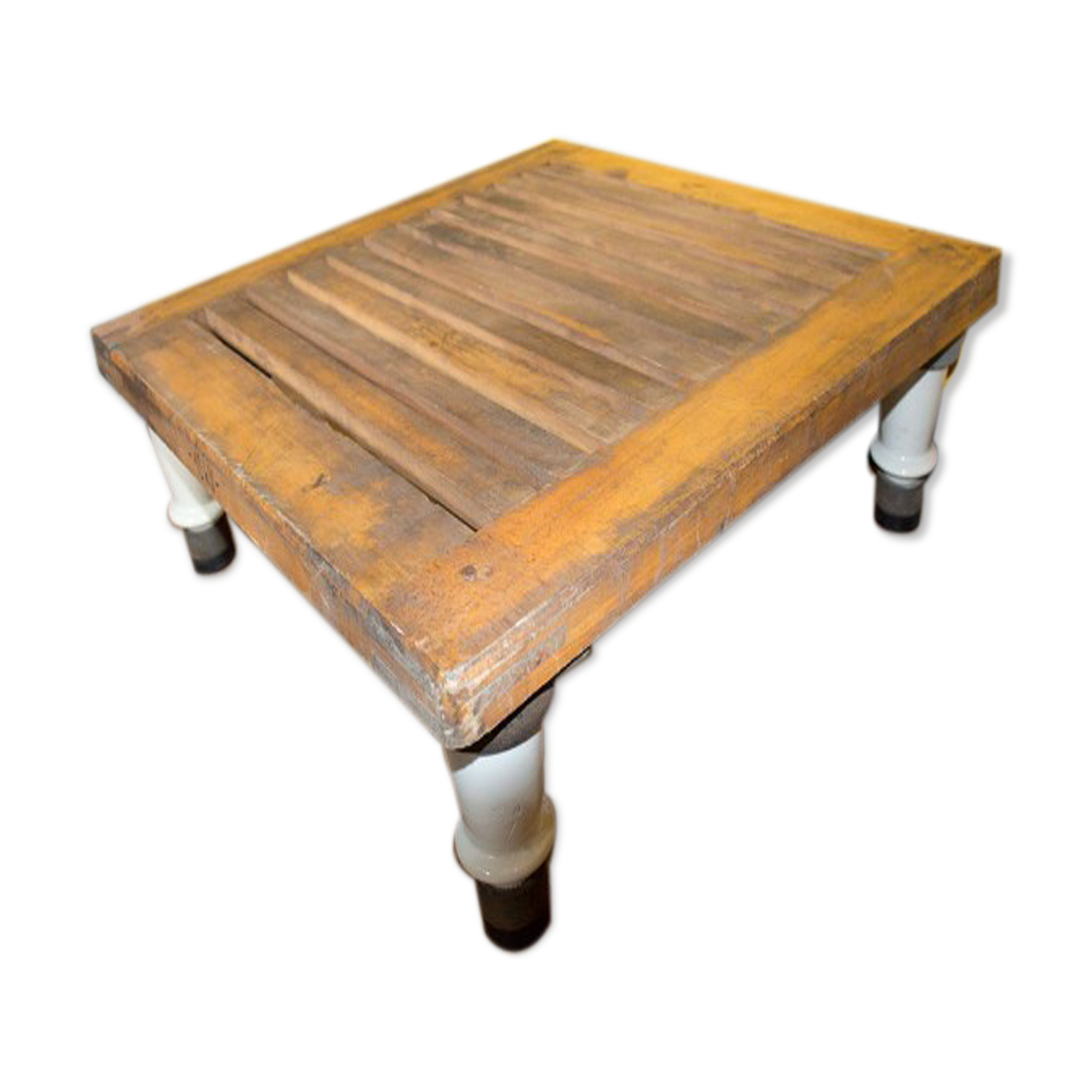 Industrial table with porcelain legs
