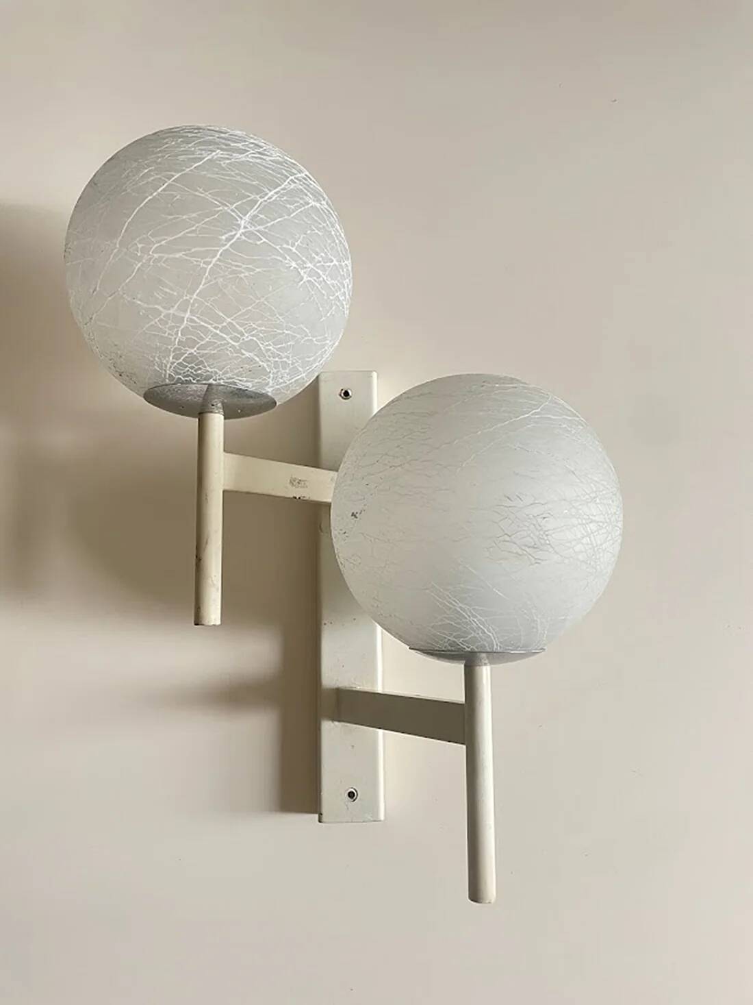 Mid-Century Modern double globe wall light in cracked opaline glass, Switzerland 1960s