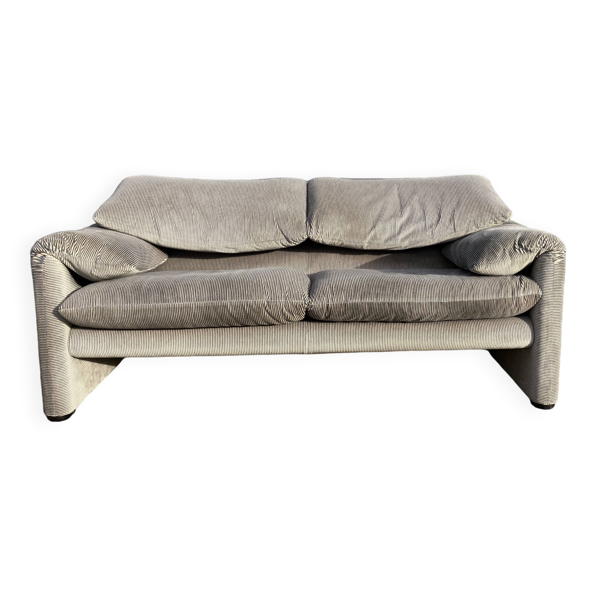 Cassina Maralunga 2 seater sofa, light gray Vico Magistretti