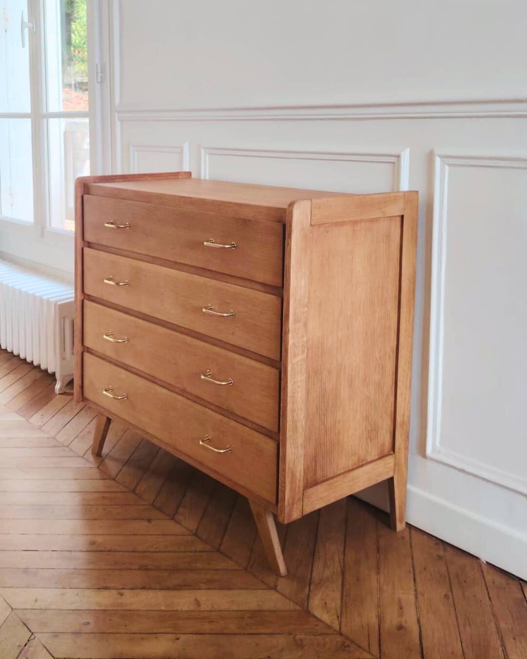 Commode vintage rénovée de style scandinave en chêne massif, années 50-60