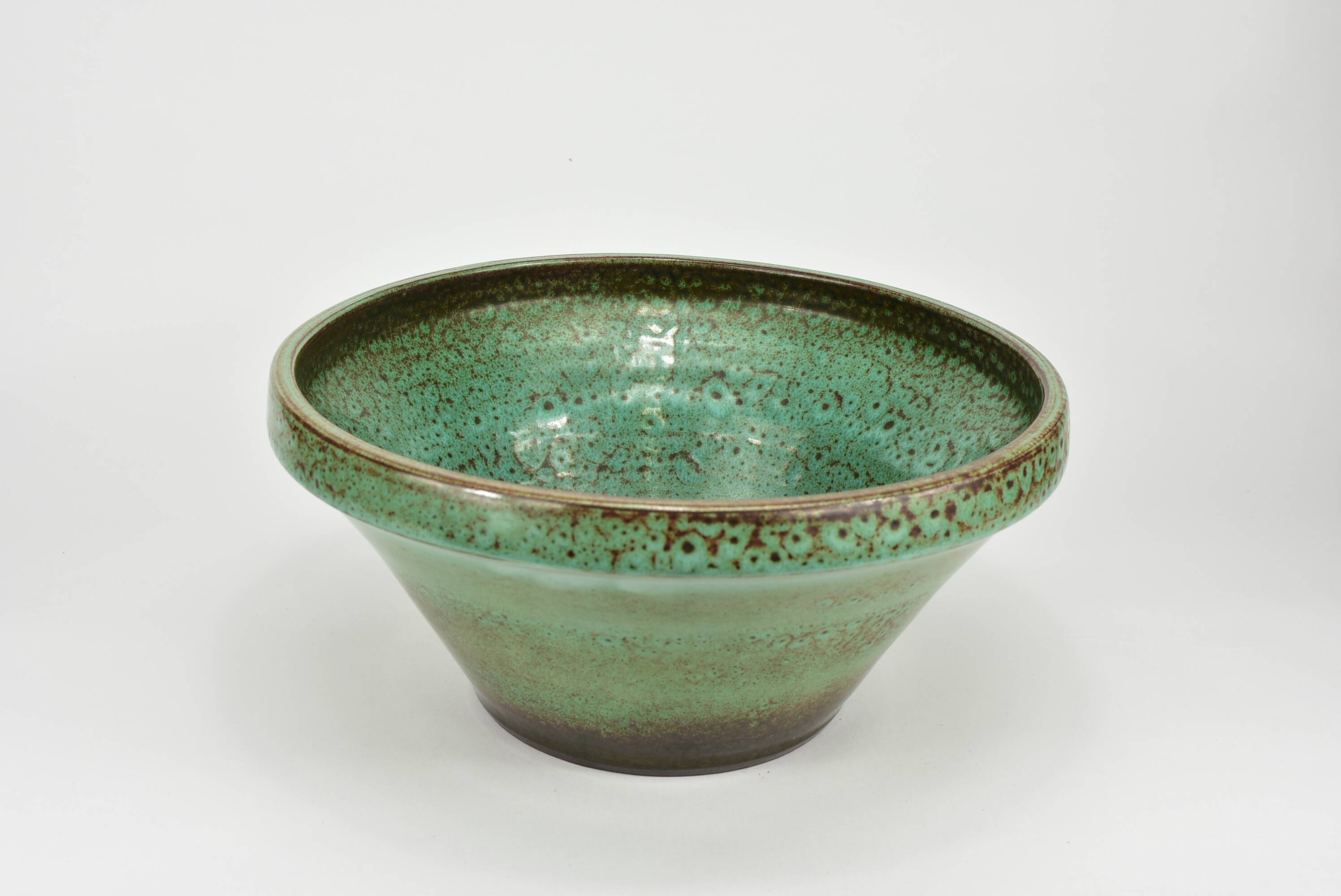 green enameled basin