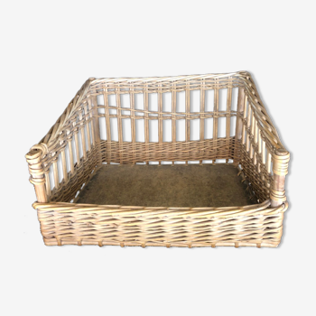 Wicker baker's basket