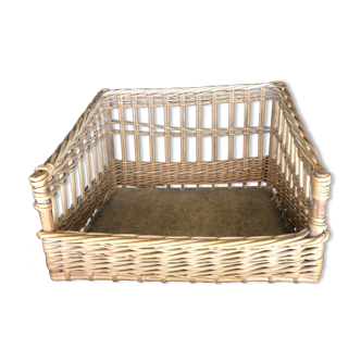 Wicker baker's basket