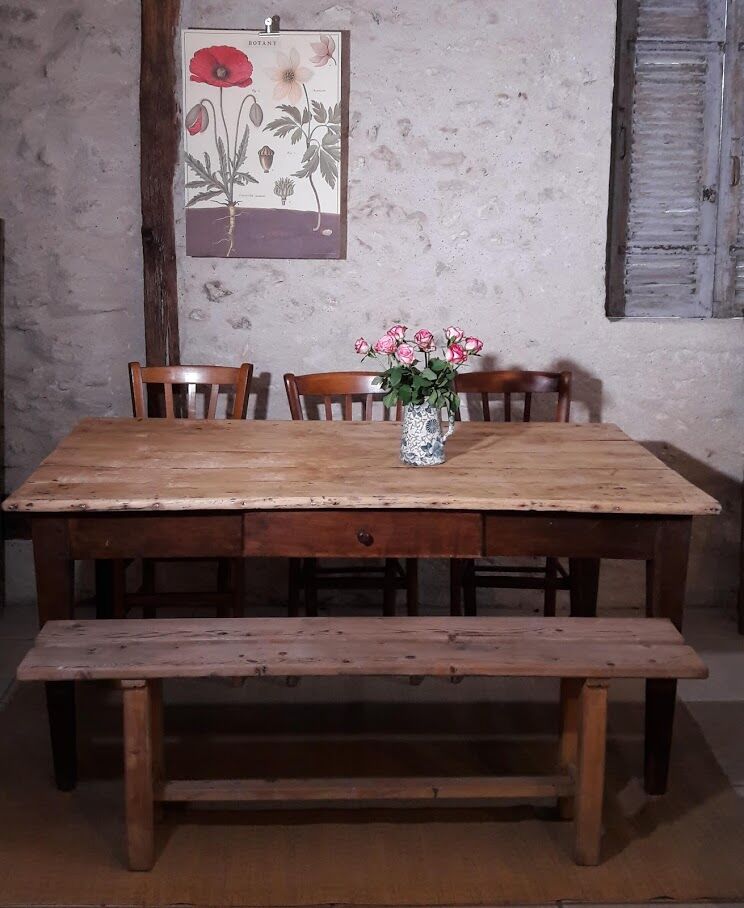 Farm table
