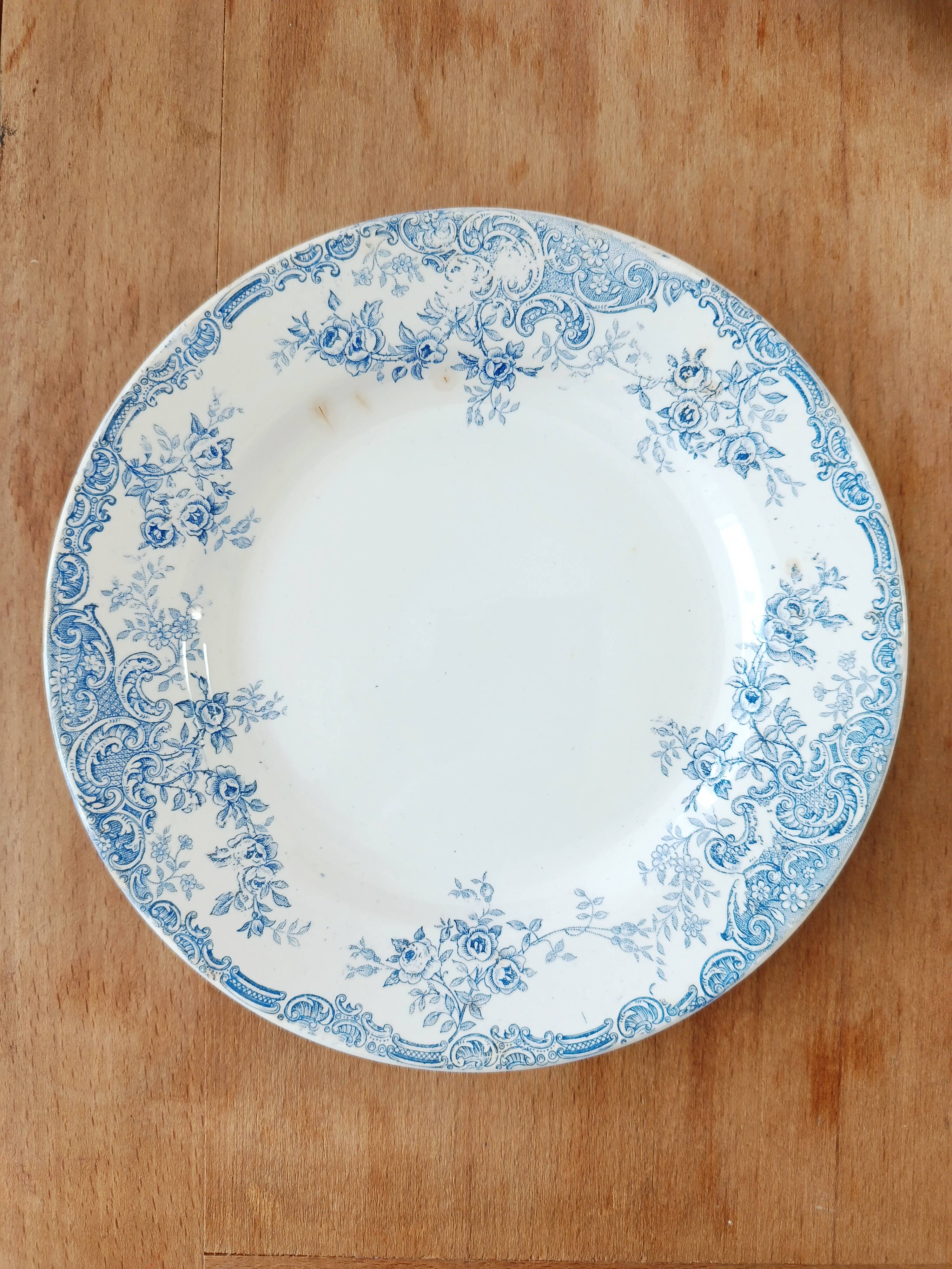 Set of 3 dessert plates in Nimy ironstone.